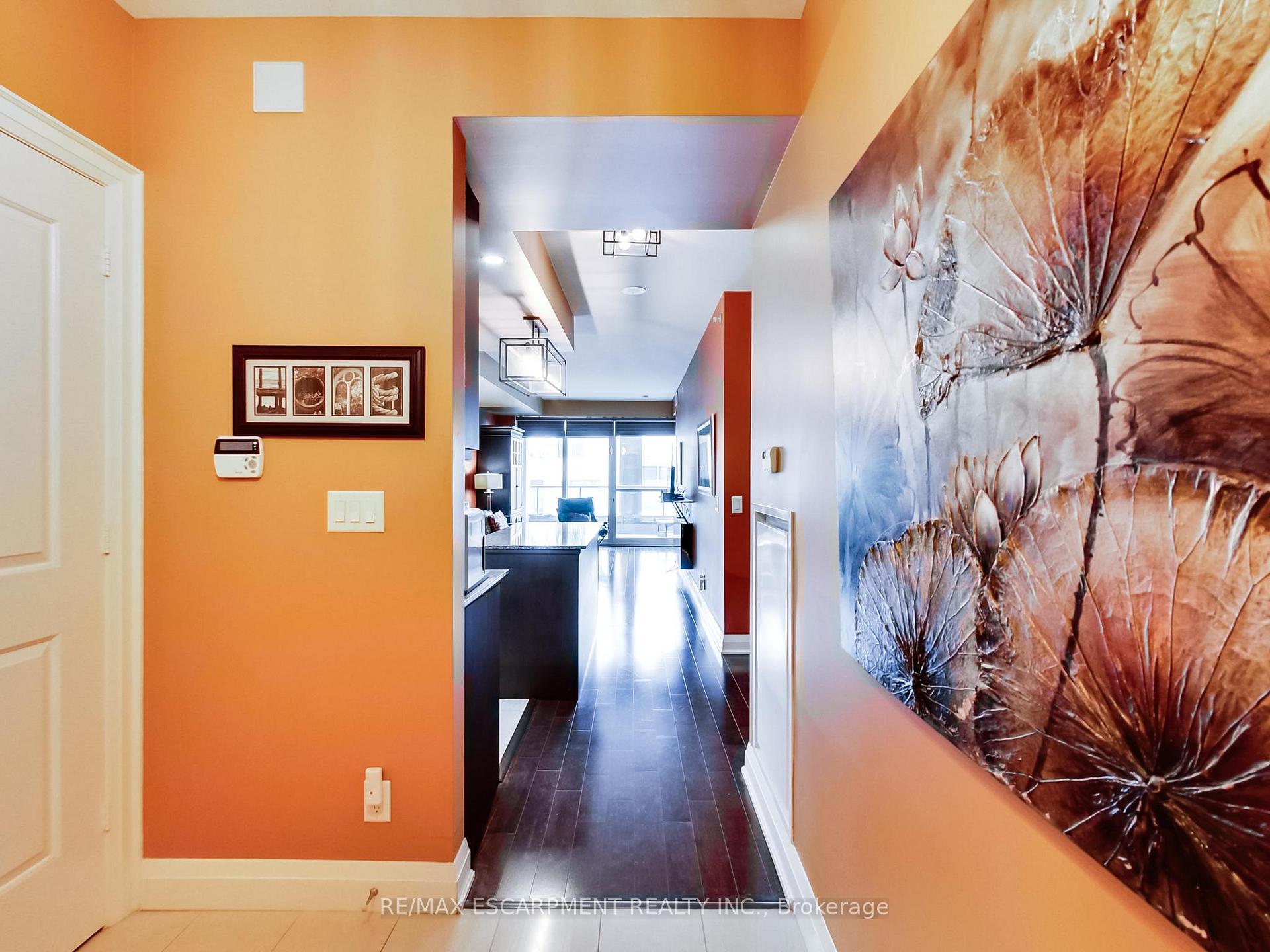 Photo 8 of Unit 306, 11 Bronte Road, Oakville, Bronte — HOMEH