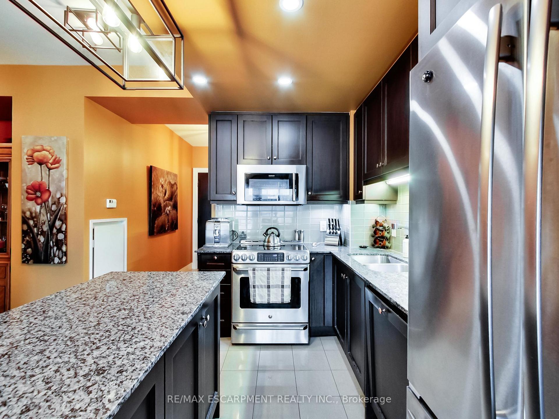 Photo 16 of Unit 306, 11 Bronte Road, Oakville, Bronte — HOMEH