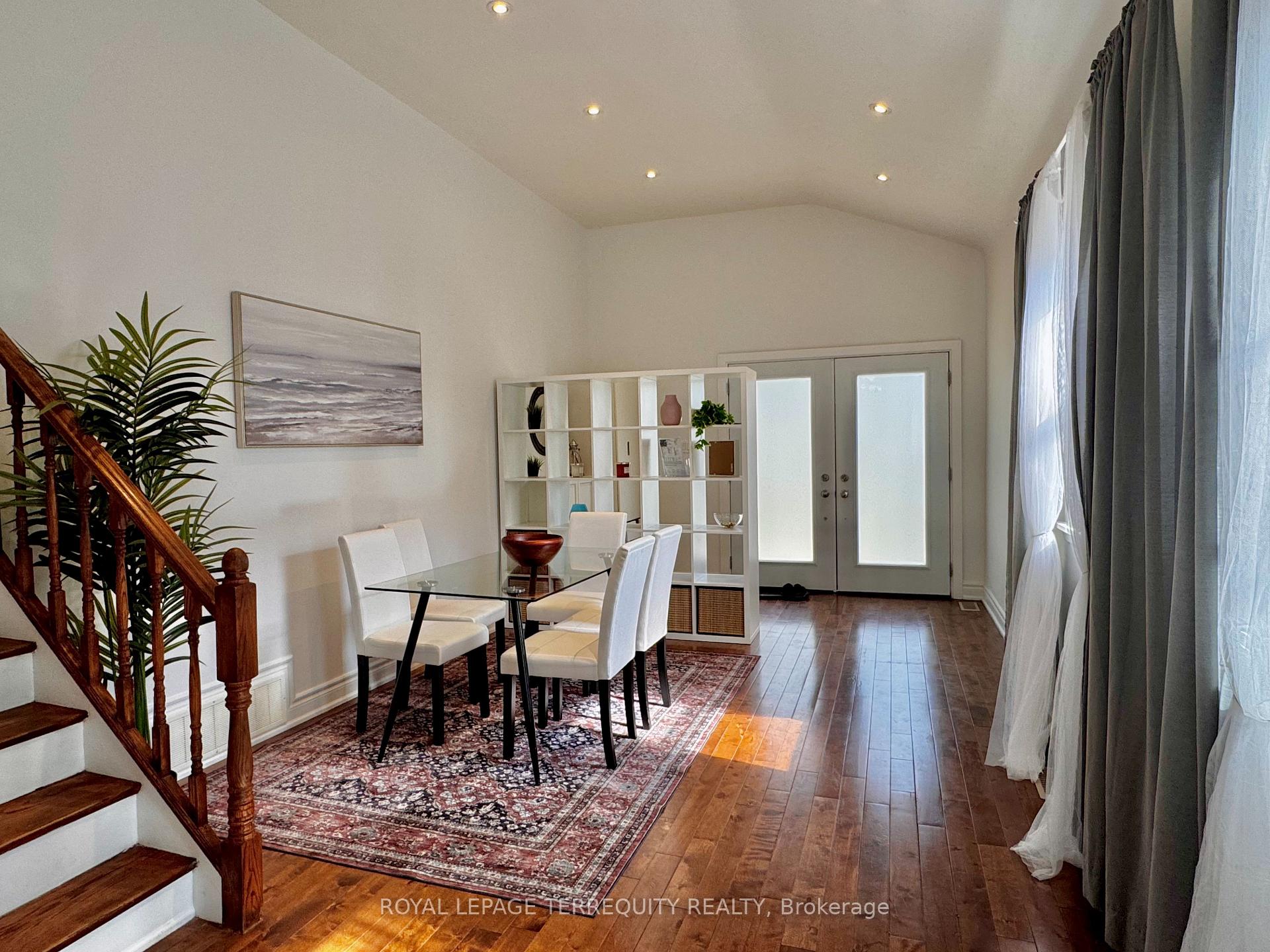 Photo 7 of 154 Sedgemount Drive, Scarborough, Woburn — HOMEH