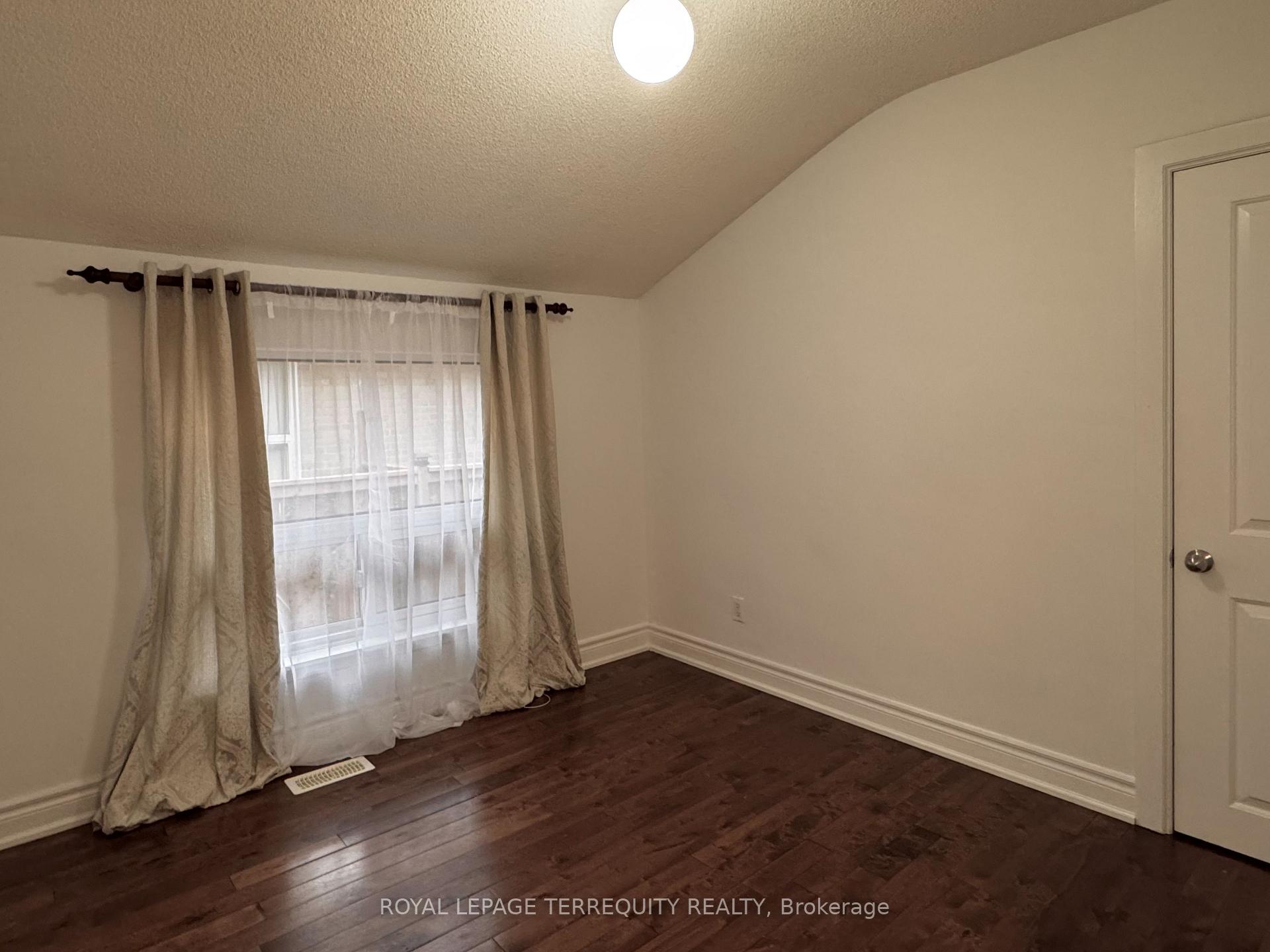 Photo 13 of 154 Sedgemount Drive, Scarborough, Woburn — HOMEH