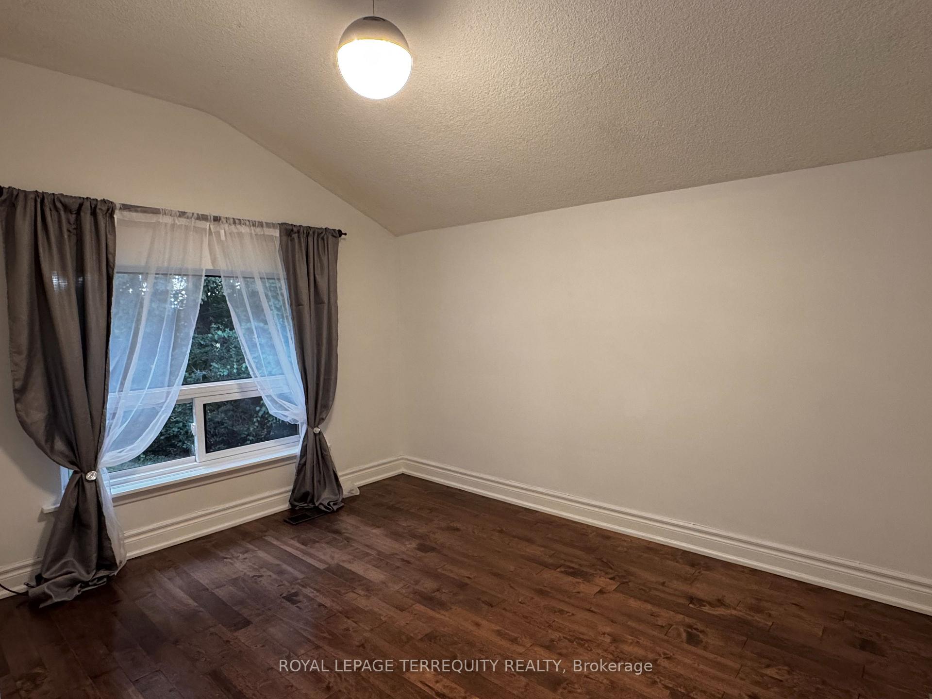 Photo 14 of 154 Sedgemount Drive, Scarborough, Woburn — HOMEH