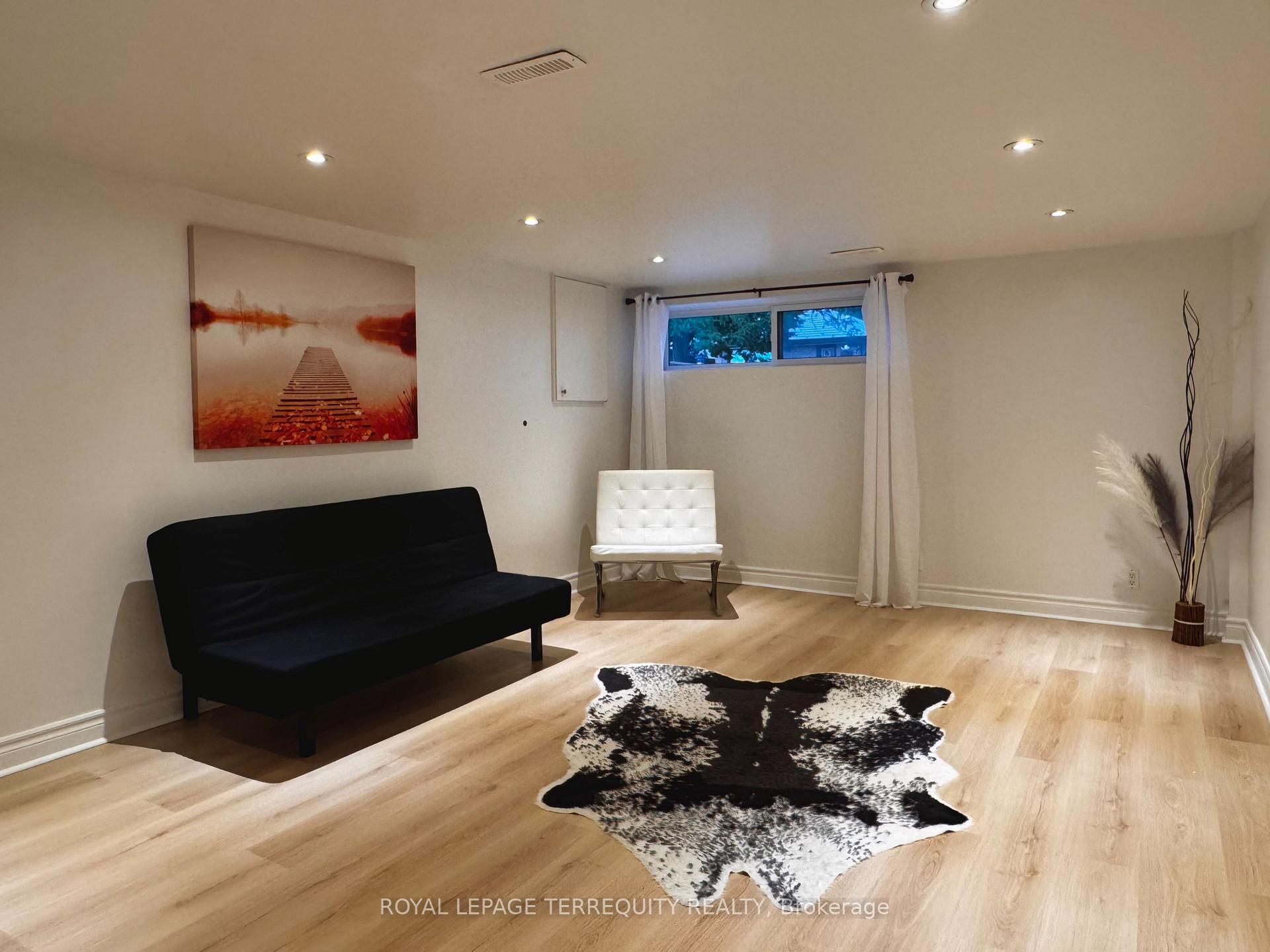 Photo 17 of 154 Sedgemount Drive, Scarborough, Woburn — HOMEH
