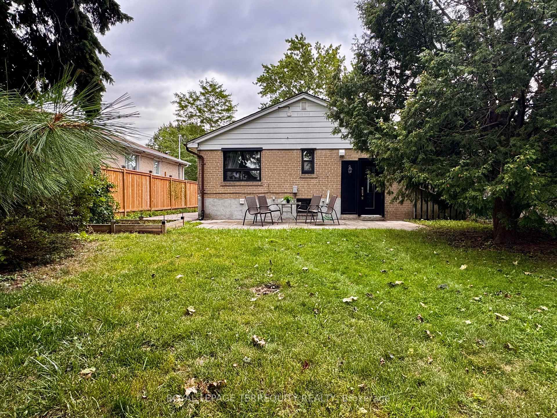 Photo 24 of 154 Sedgemount Drive, Scarborough, Woburn — HOMEH