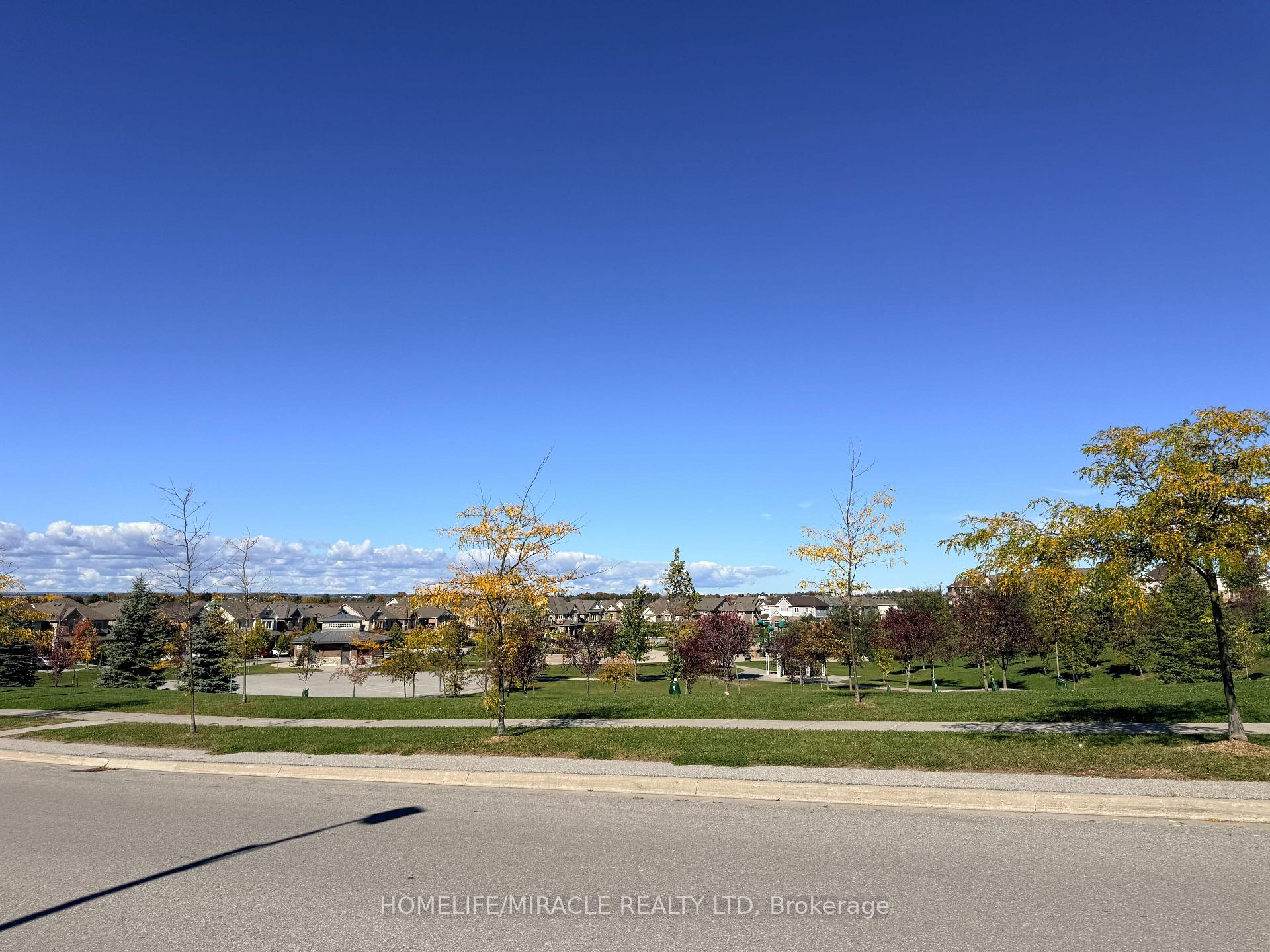 Photo 10 of 55 Treetops Boulevard, New Tecumseth, Alliston — HOMEH