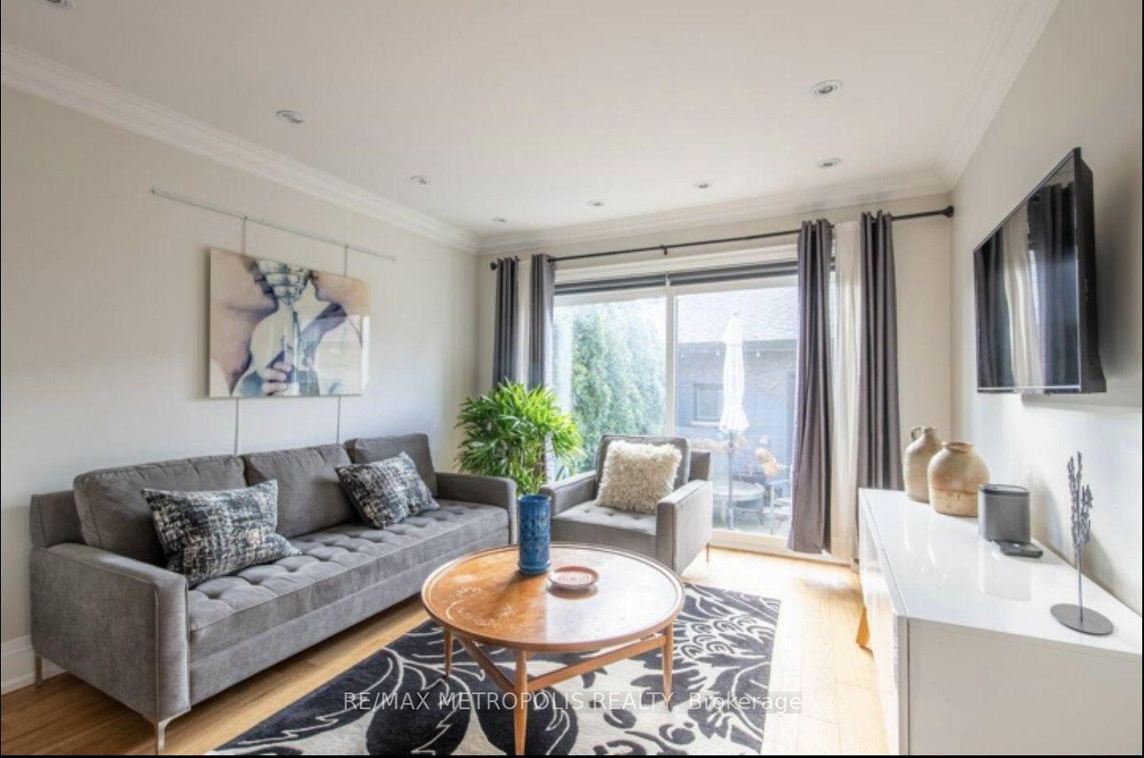 Photo 3 of Unit Main Floor, 72 Grace Street, Toronto, Trinity-Bellwoods — HOMEH