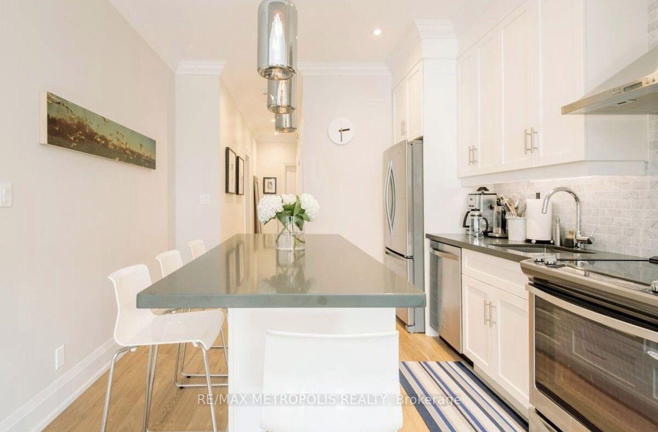 Photo 4 of Unit Main Floor, 72 Grace Street, Toronto, Trinity-Bellwoods — HOMEH