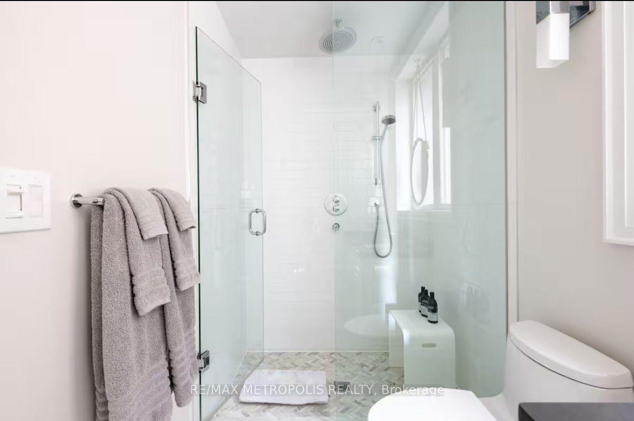 Photo 7 of Unit Main Floor, 72 Grace Street, Toronto, Trinity-Bellwoods — HOMEH