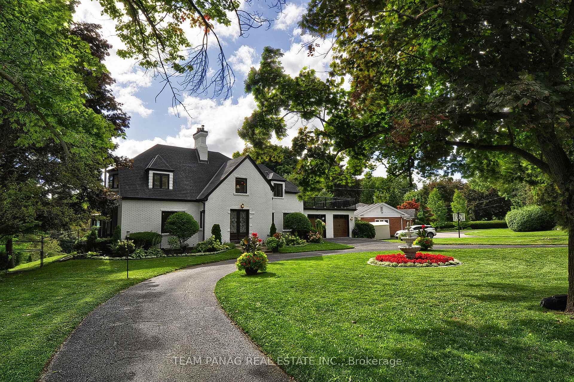 Photo 2 of 300 Mount Pleasant Road, Brantford, Empire South — HOMEH