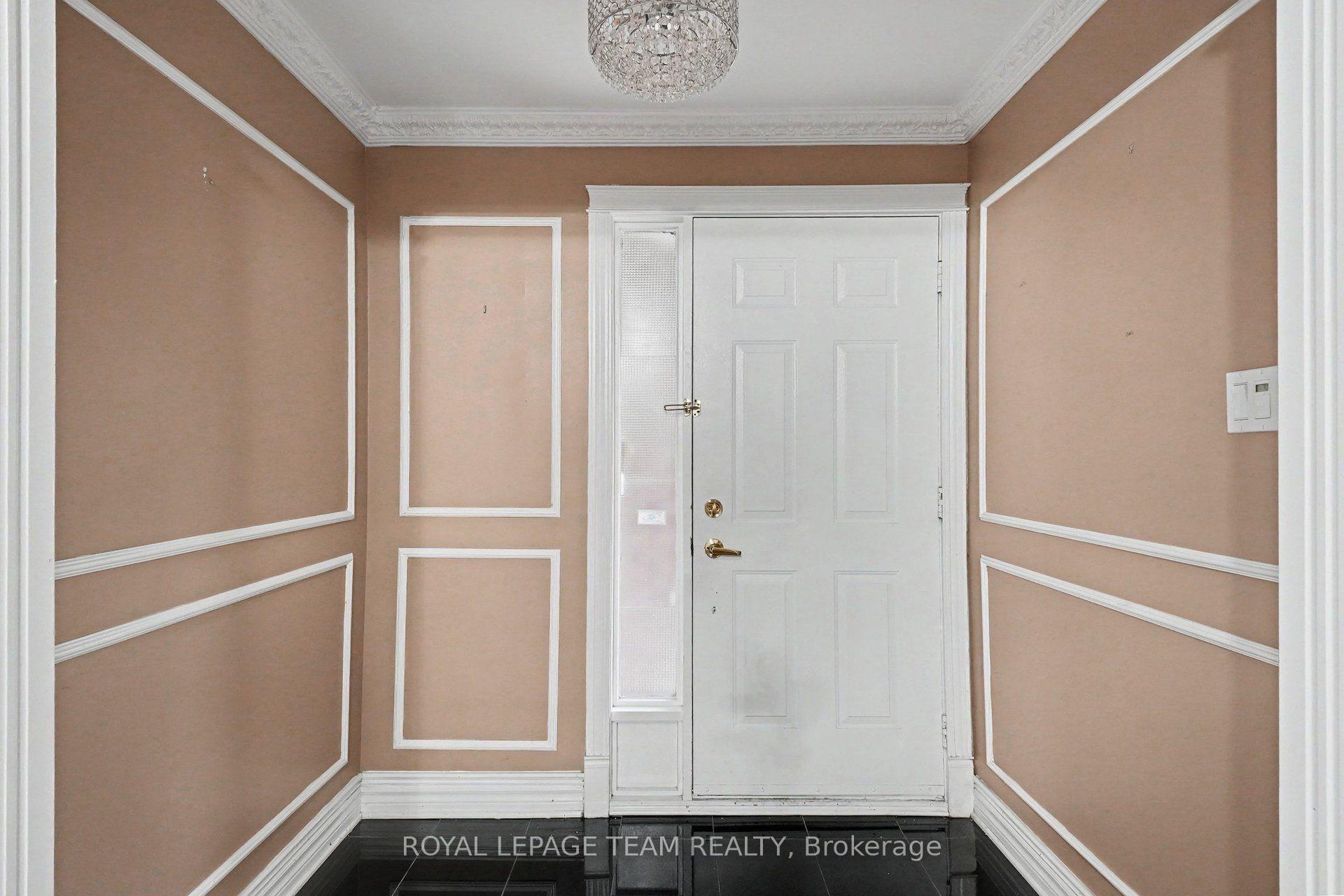 Photo 3 of 160 Sai Crescent, Ottawa, Hunt Club Park — HOMEH
