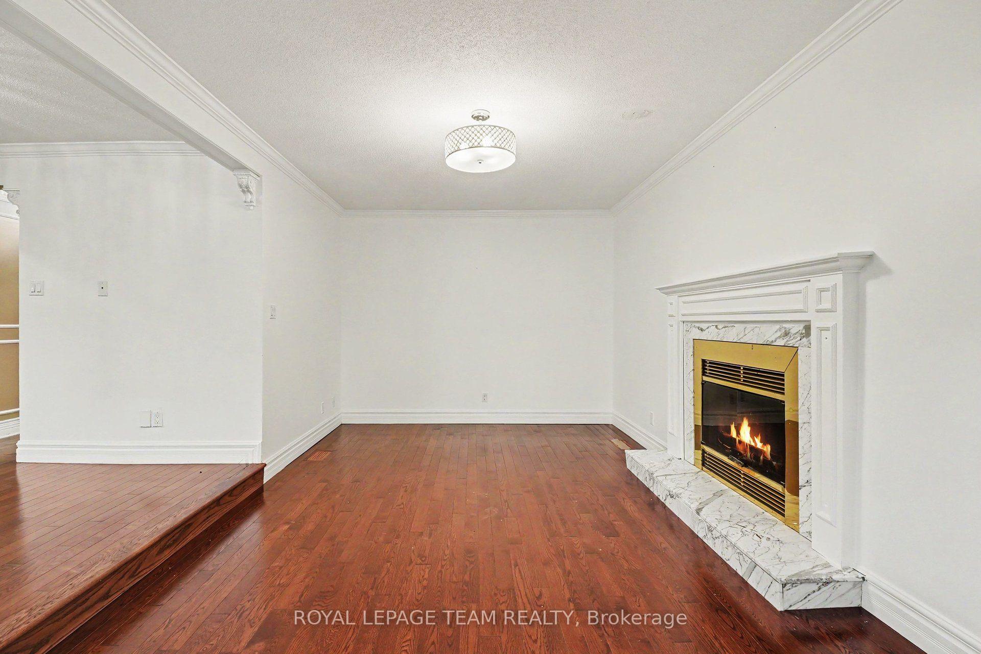 Photo 11 of 160 Sai Crescent, Ottawa, Hunt Club Park — HOMEH