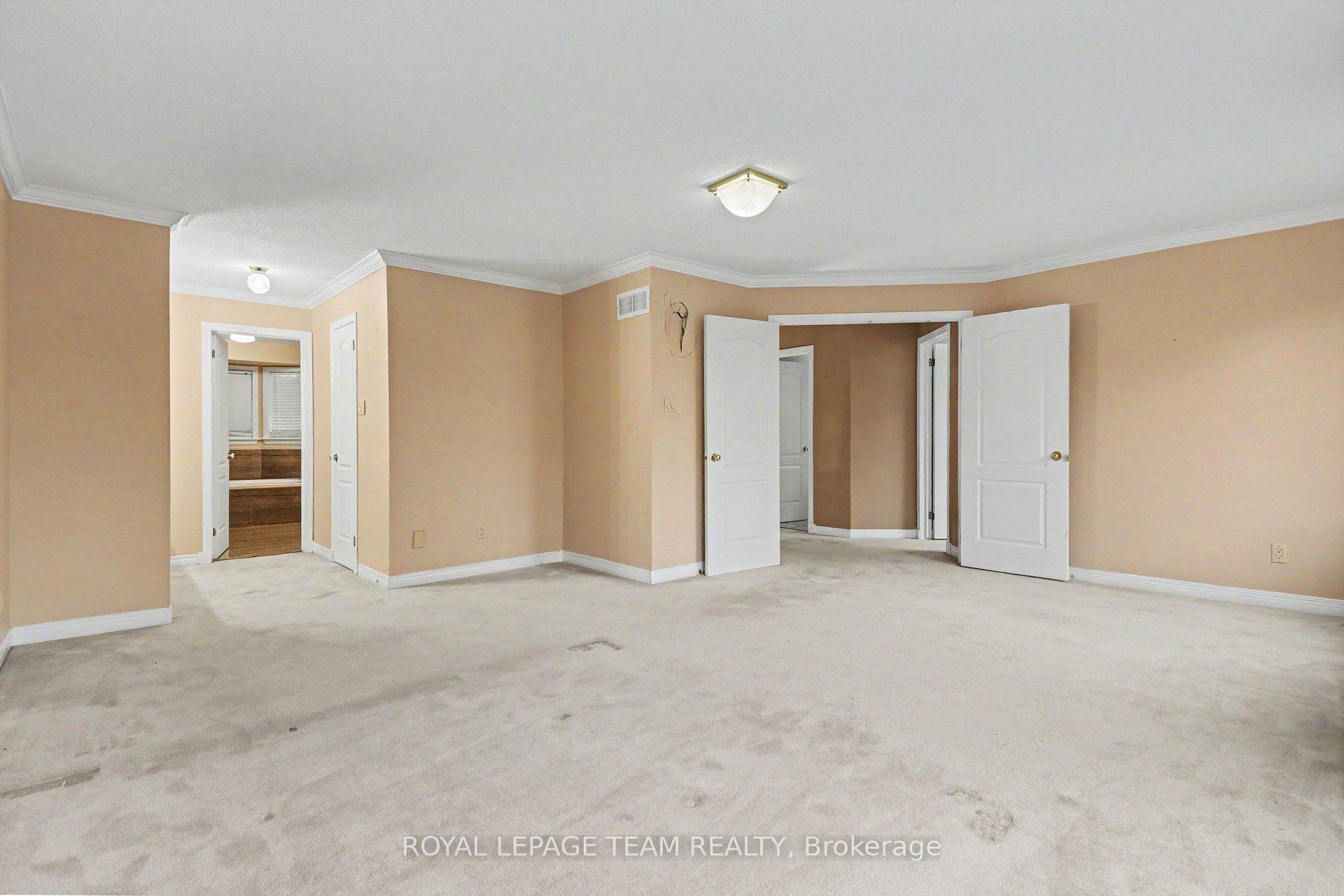 Photo 18 of 160 Sai Crescent, Ottawa, Hunt Club Park — HOMEH