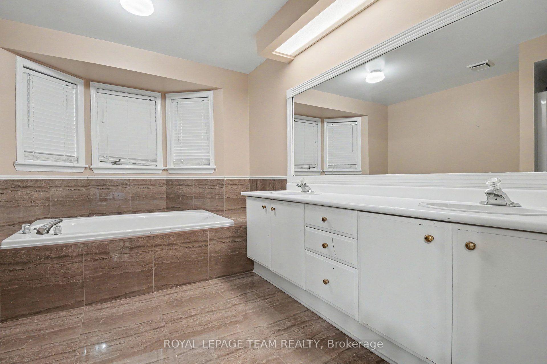 Photo 19 of 160 Sai Crescent, Ottawa, Hunt Club Park — HOMEH