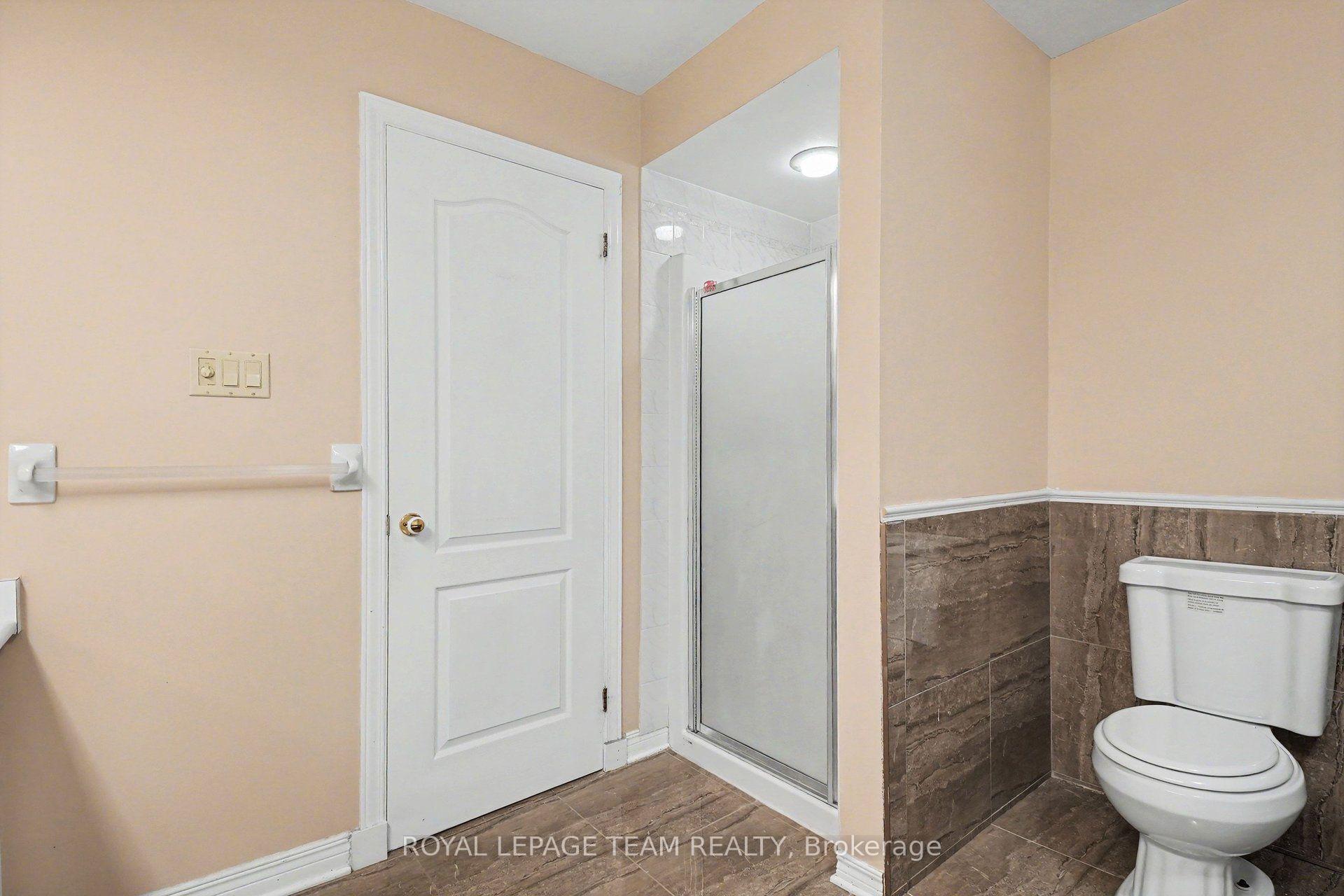 Photo 21 of 160 Sai Crescent, Ottawa, Hunt Club Park — HOMEH