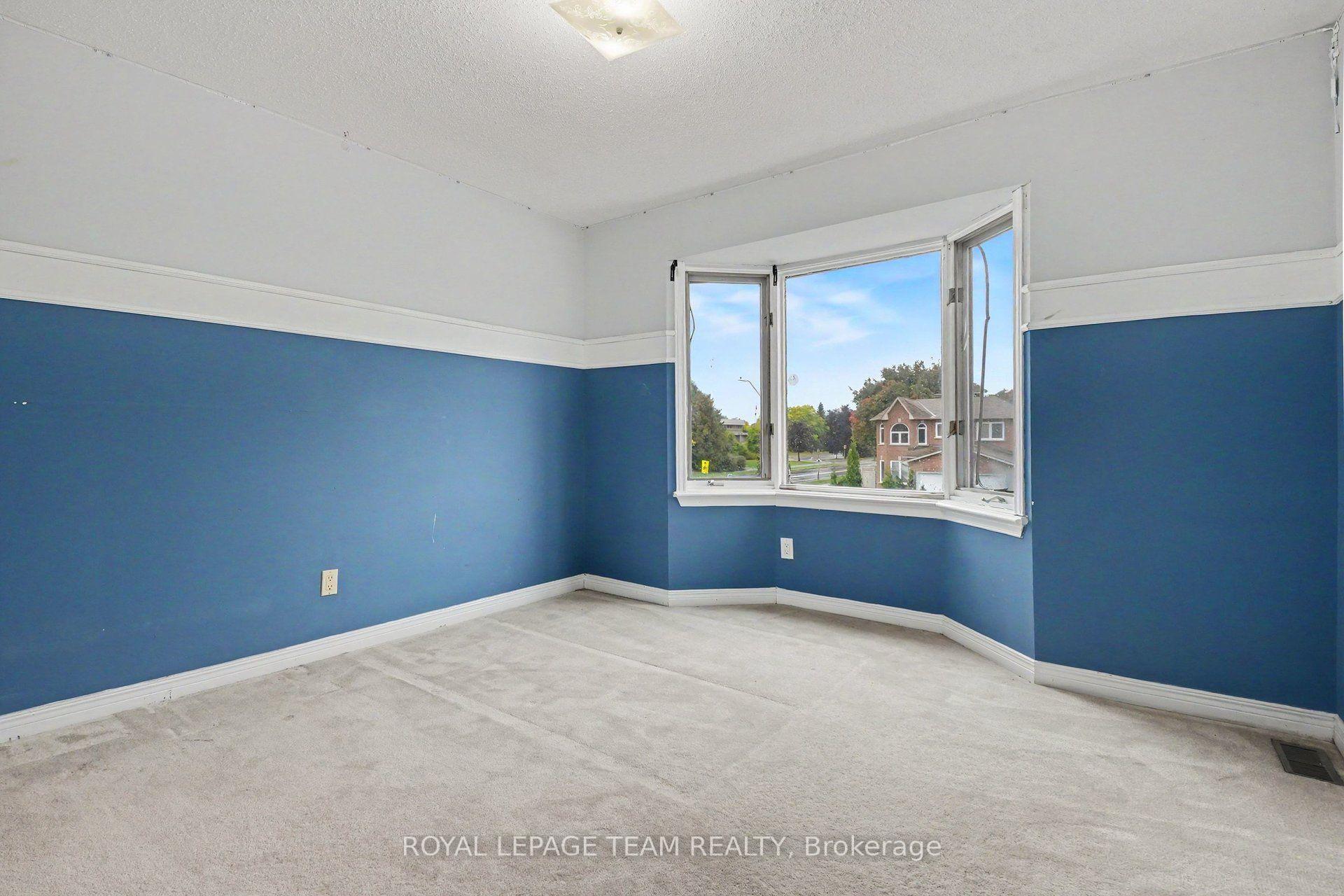 Photo 22 of 160 Sai Crescent, Ottawa, Hunt Club Park — HOMEH