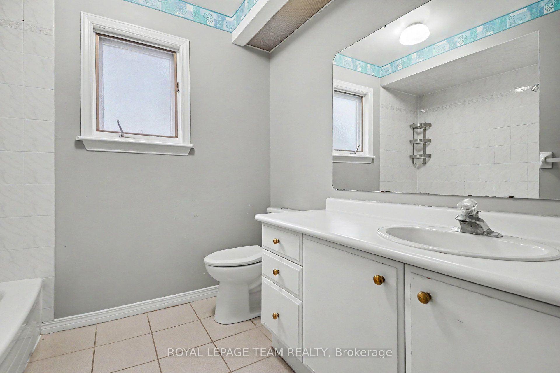 Photo 25 of 160 Sai Crescent, Ottawa, Hunt Club Park — HOMEH
