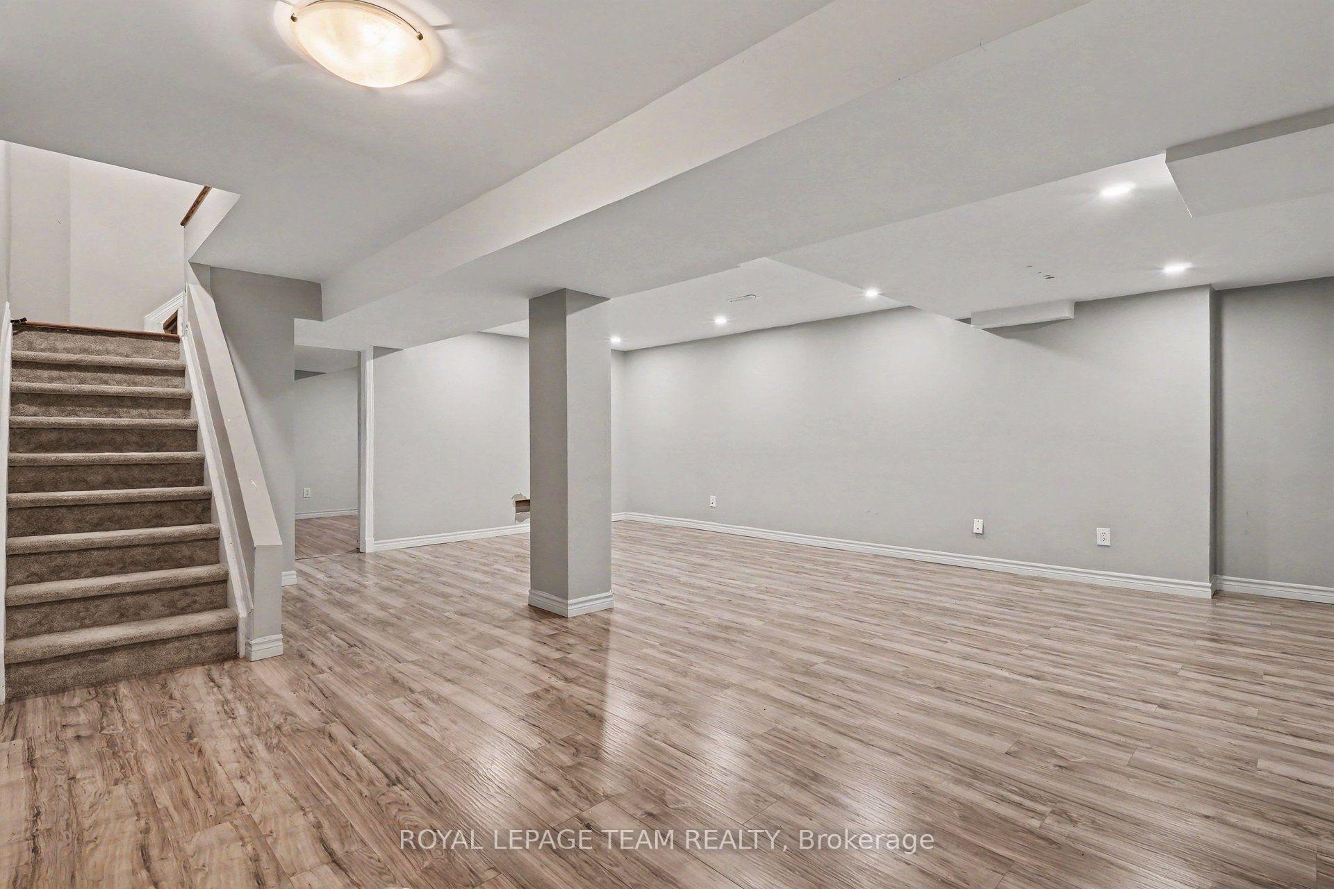 Photo 26 of 160 Sai Crescent, Ottawa, Hunt Club Park — HOMEH