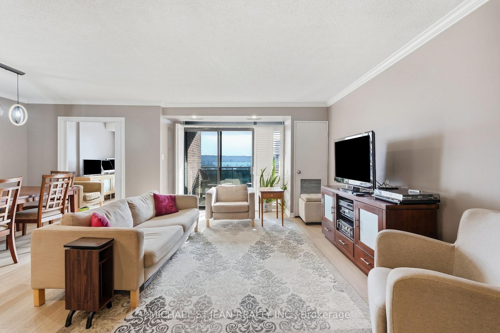 Photo 6 of Unit 705, 301 Frances Avenue, Hamilton, Stoney Creek — HOMEH