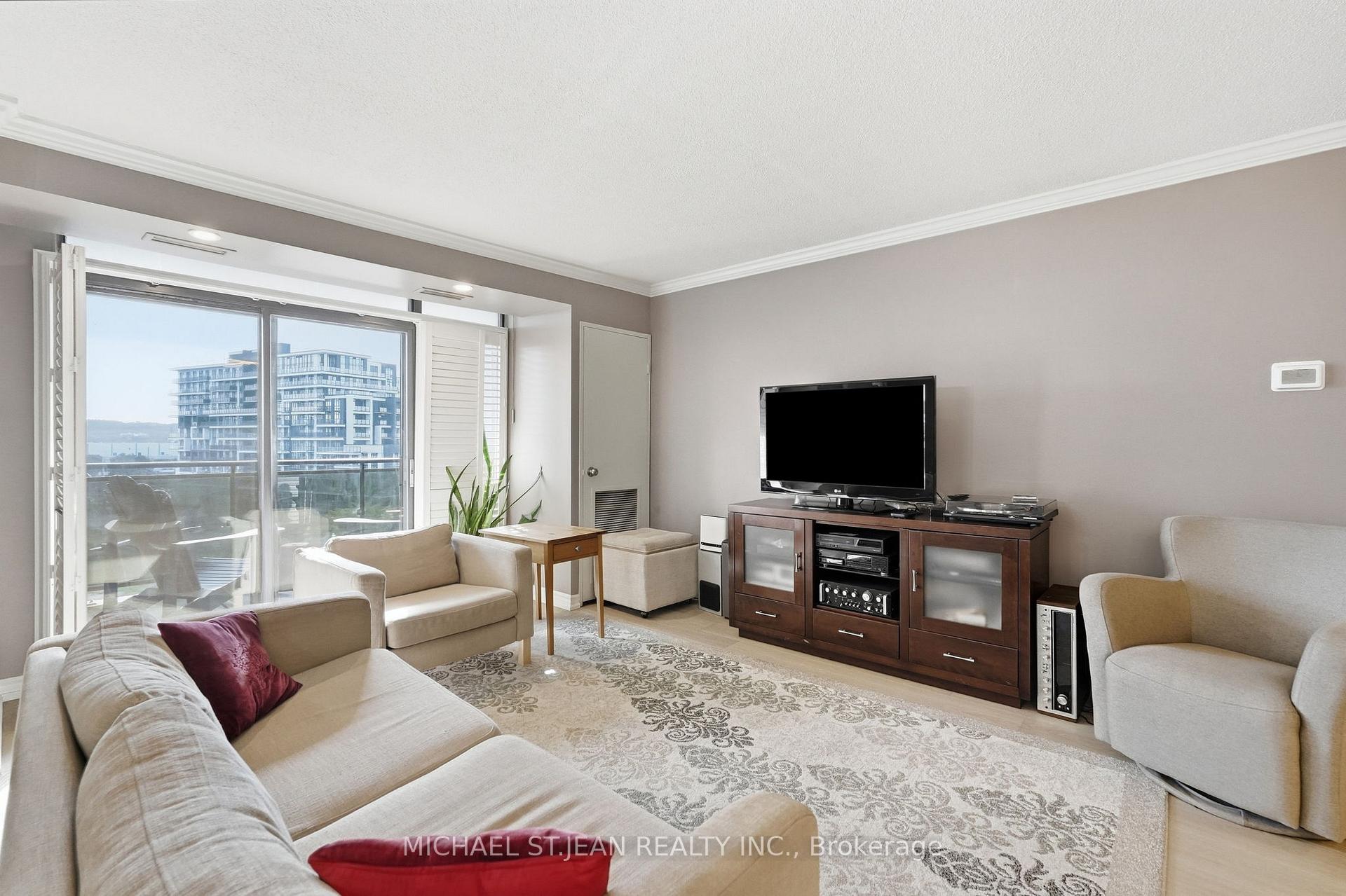 Photo 7 of Unit 705, 301 Frances Avenue, Hamilton, Stoney Creek — HOMEH