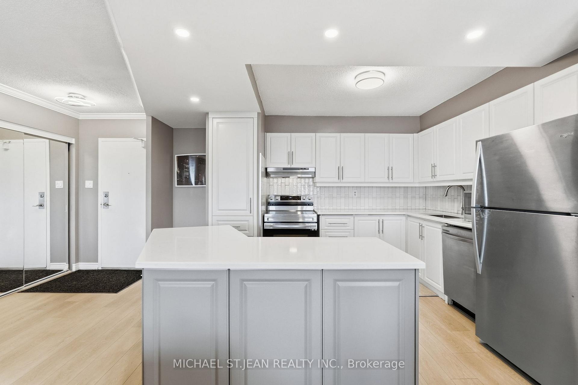 Photo 10 of Unit 705, 301 Frances Avenue, Hamilton, Stoney Creek — HOMEH