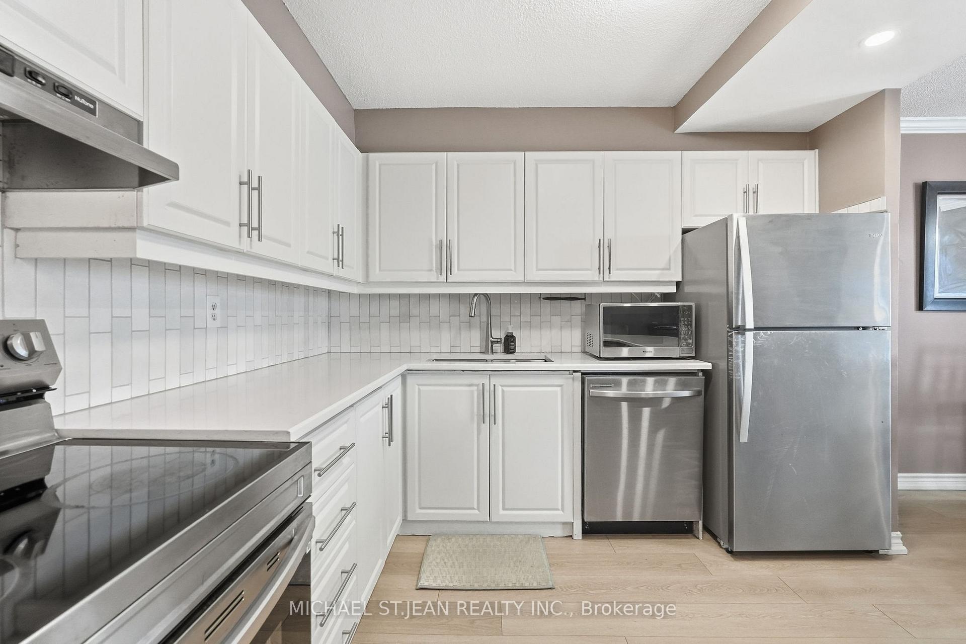 Photo 12 of Unit 705, 301 Frances Avenue, Hamilton, Stoney Creek — HOMEH