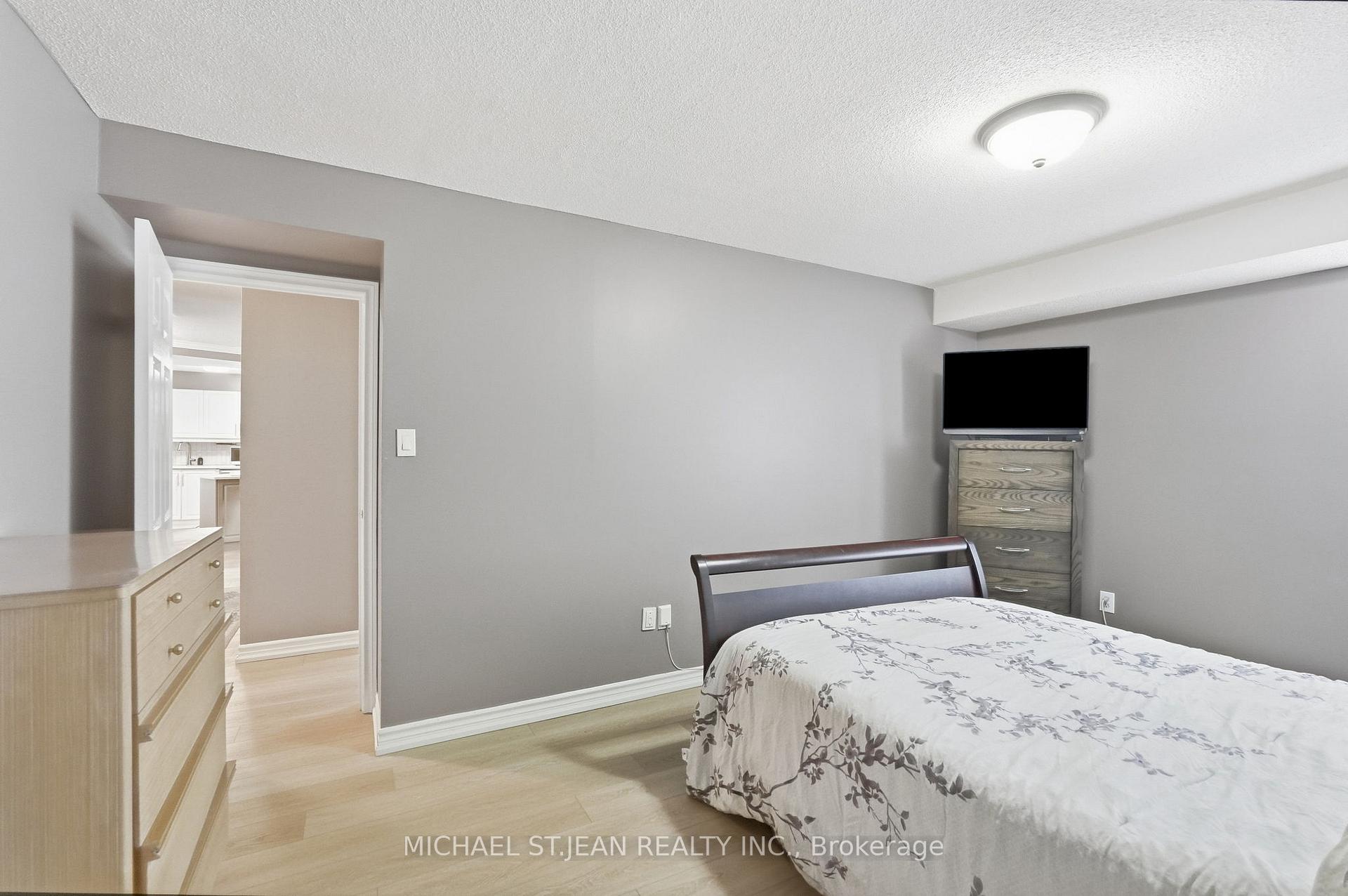 Photo 27 of Unit 705, 301 Frances Avenue, Hamilton, Stoney Creek — HOMEH