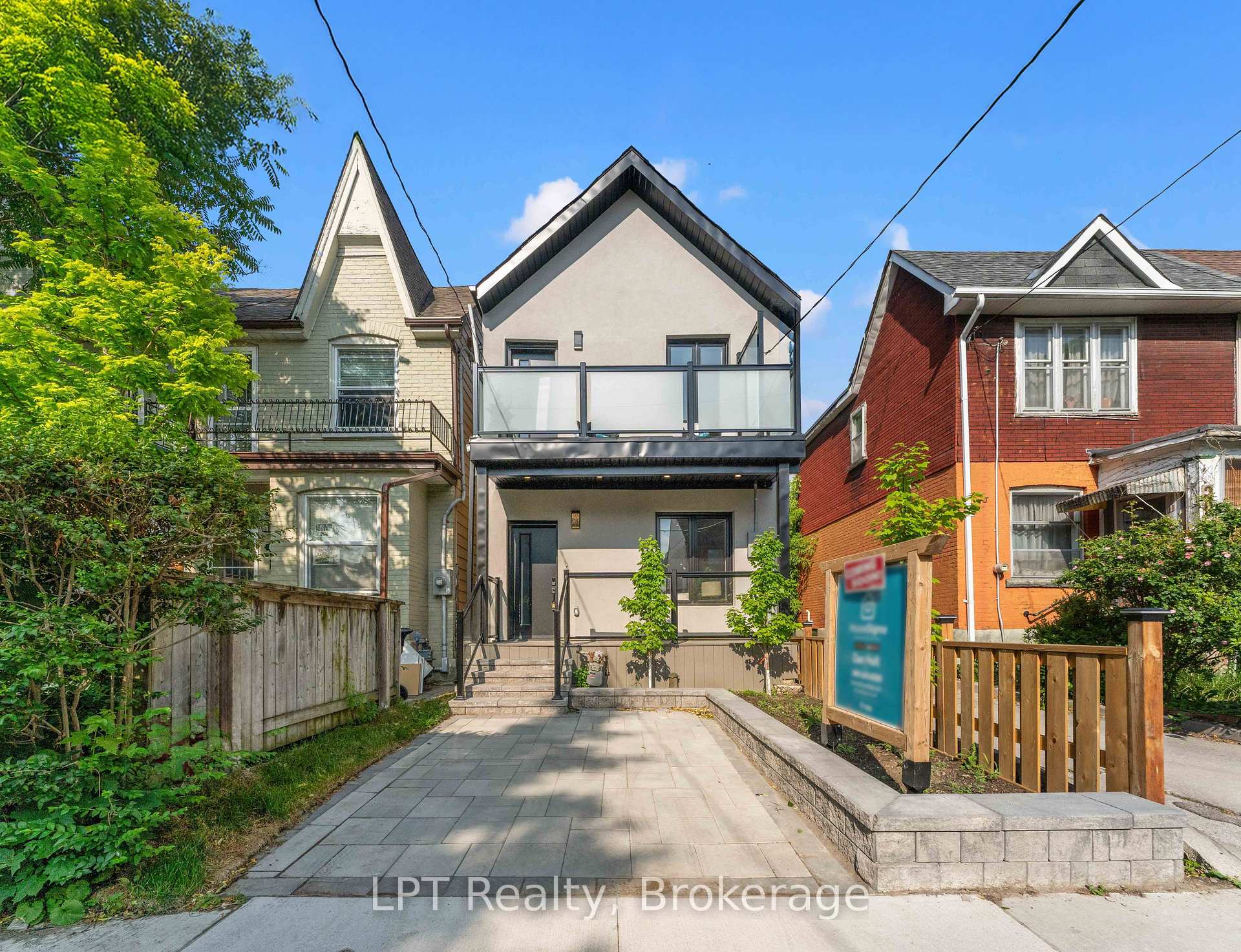 Photo 2 of 204 Franklin Avenue, Toronto, Dovercourt-Wallace Emerson-Junction — HOMEH