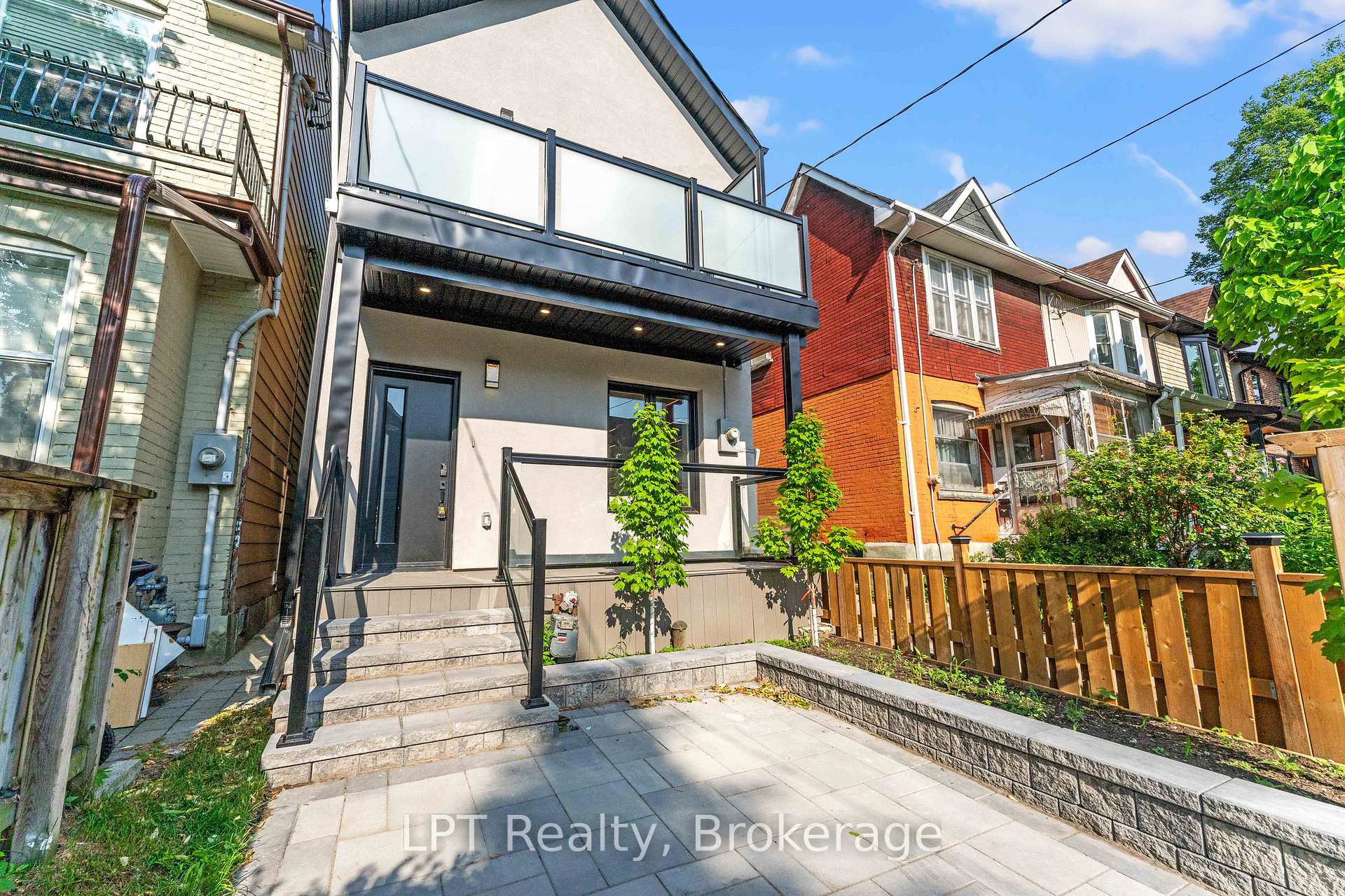 Photo 3 of 204 Franklin Avenue, Toronto, Dovercourt-Wallace Emerson-Junction — HOMEH