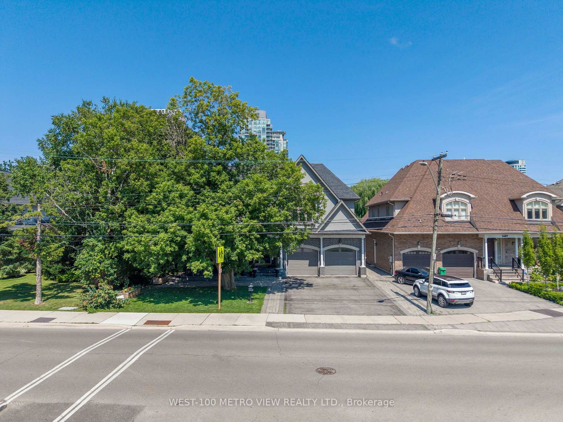 Photo 2 of 3495 Joan Drive, Mississauga, City Centre — HOMEH