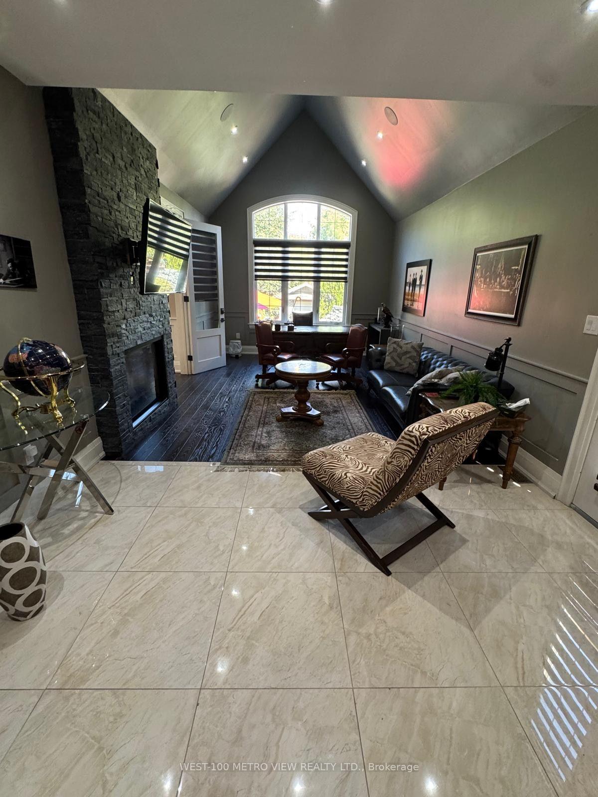 Photo 9 of 3495 Joan Drive, Mississauga, City Centre — HOMEH