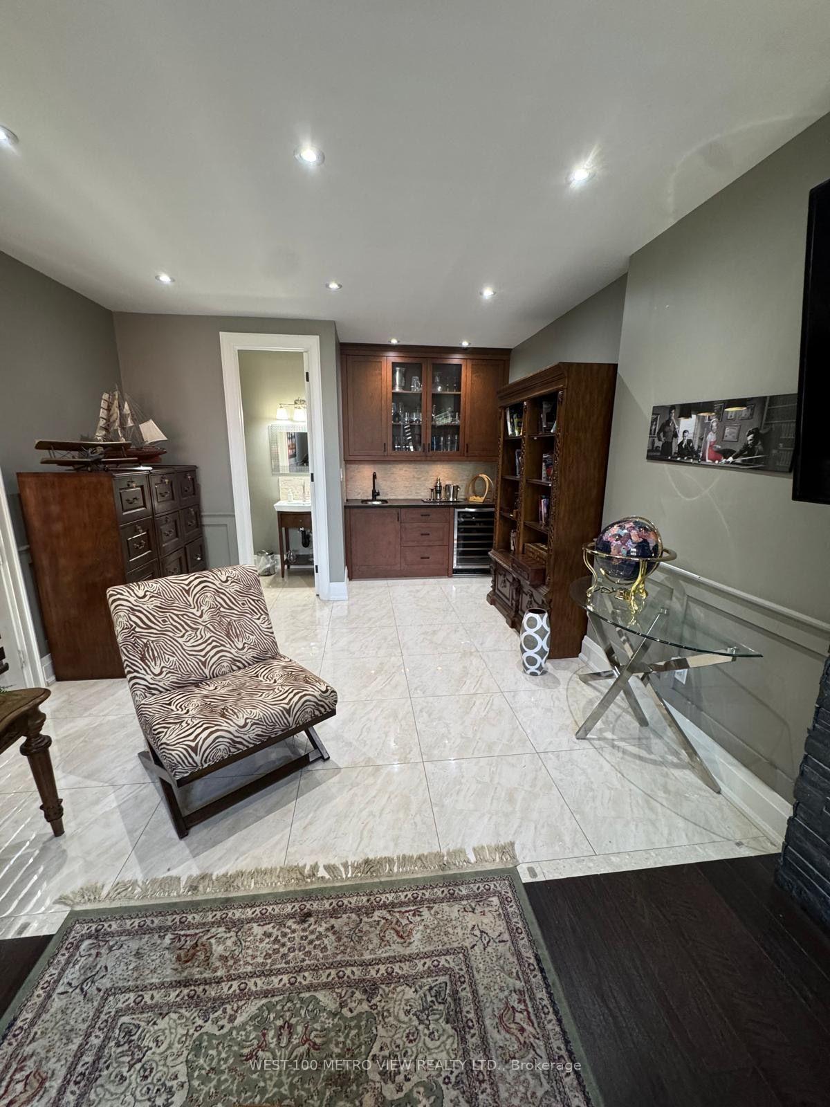 Photo 11 of 3495 Joan Drive, Mississauga, City Centre — HOMEH