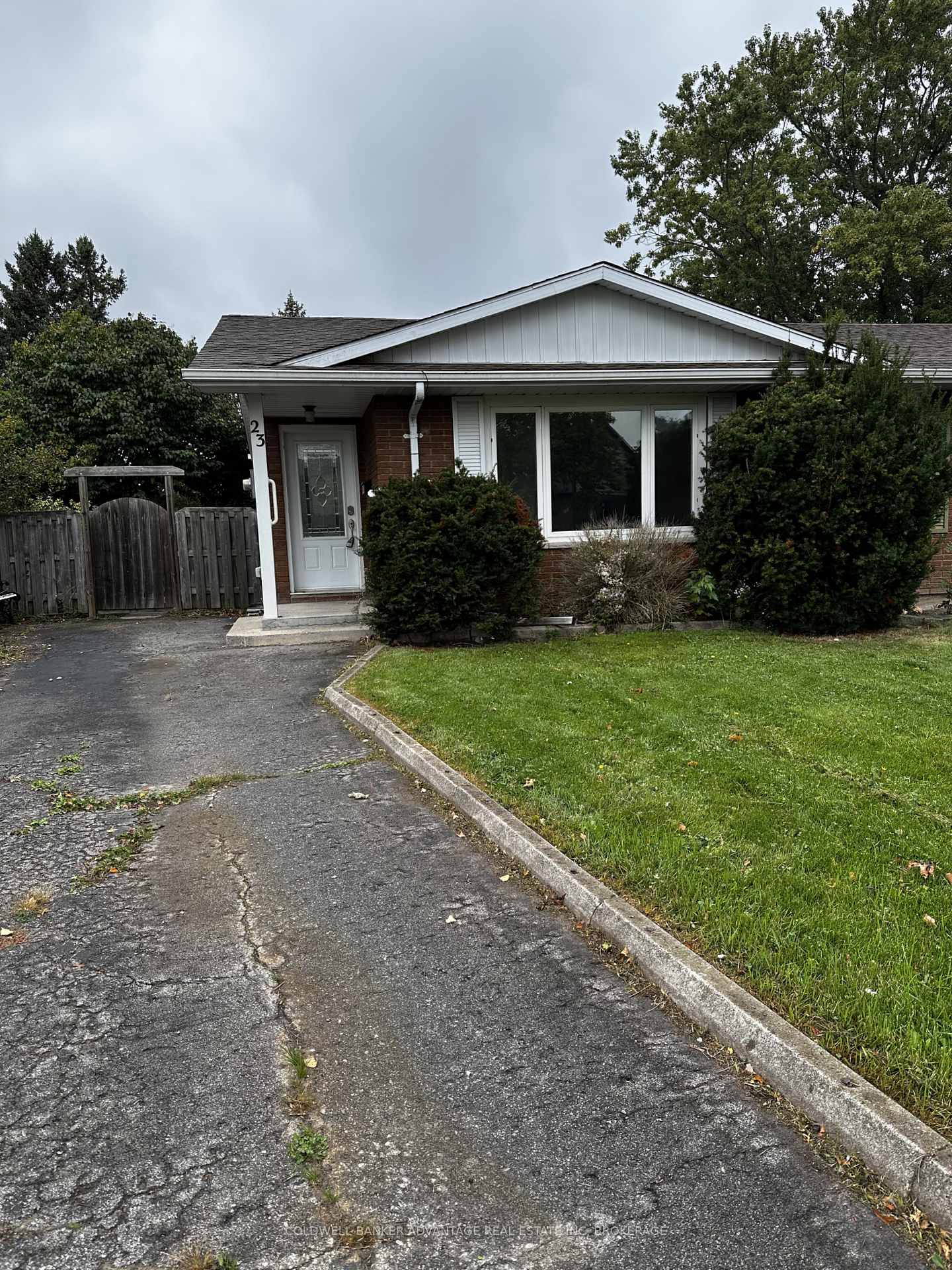 Photo of 23 Fairlawn Crescent