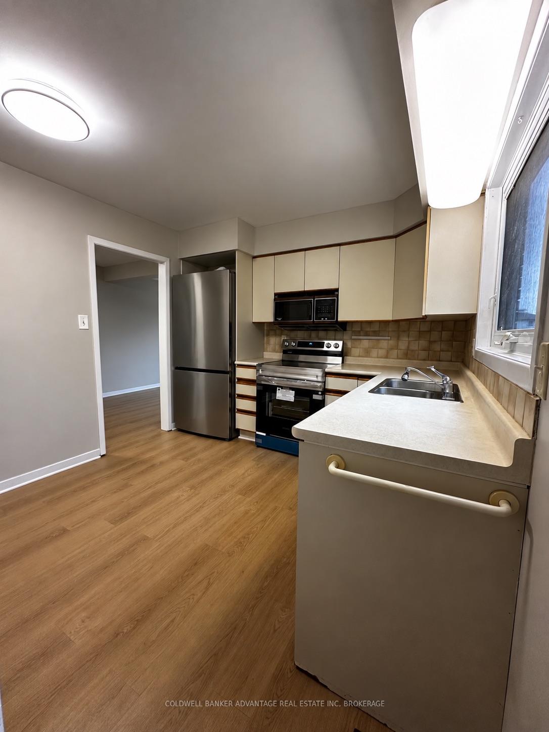 Photo 6 of 23 Fairlawn Crescent, Welland, Prince Charles — HOMEH