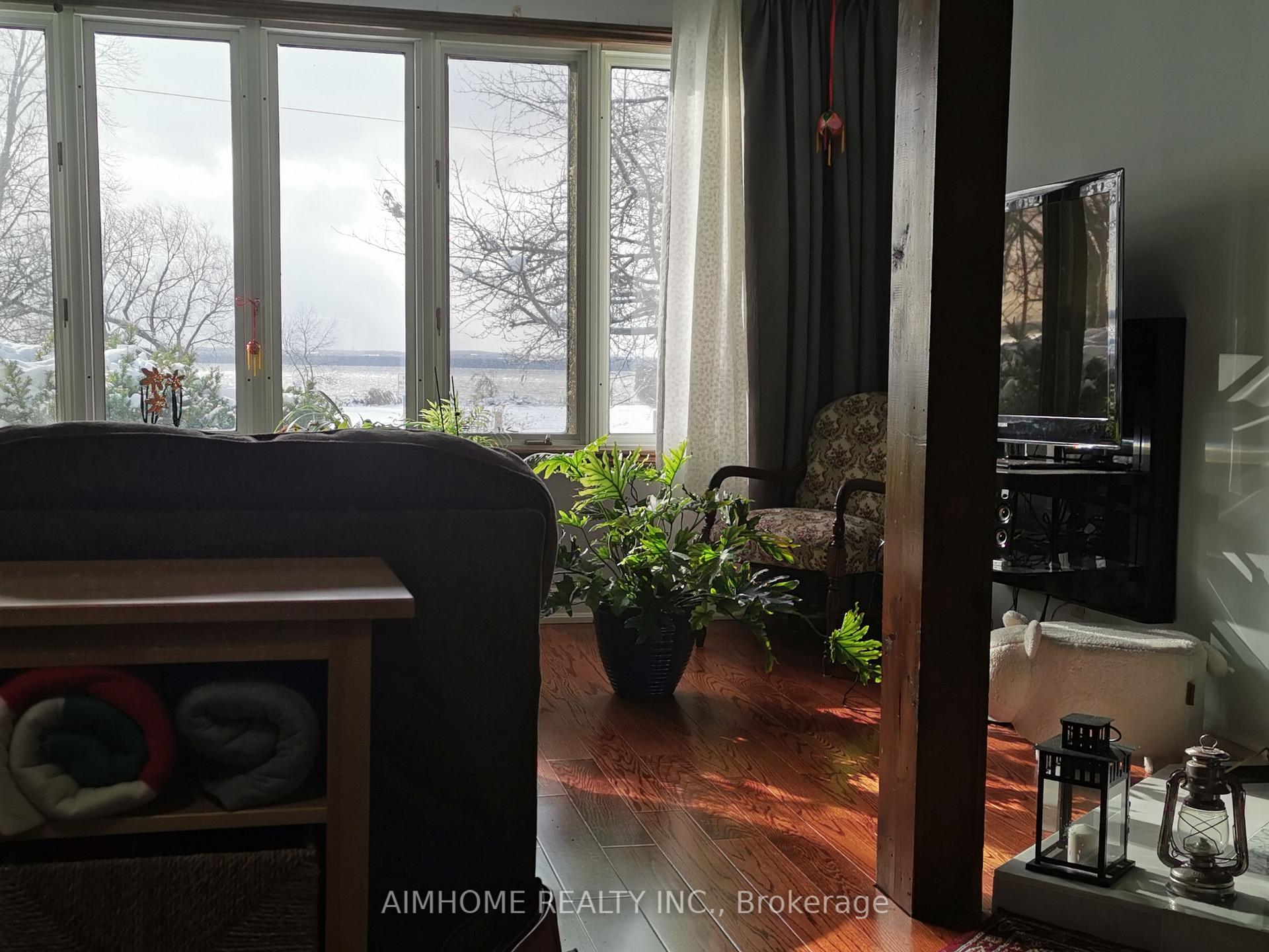 Photo 3 of Unit 1, 19 Shoreline Place, Georgina, Keswick North — HOMEH