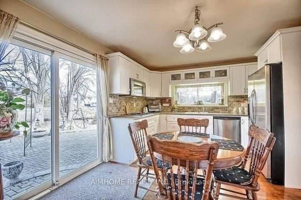 Photo 8 of Unit 1, 19 Shoreline Place, Georgina, Keswick North — HOMEH