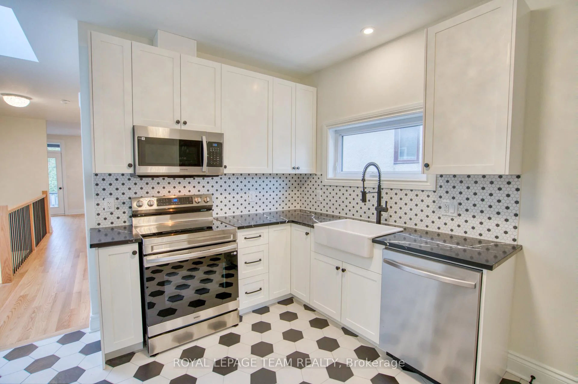 Photo 12 of 238 Bruyere Street, Ottawa, Lower Town/Byward Market — HOMEH