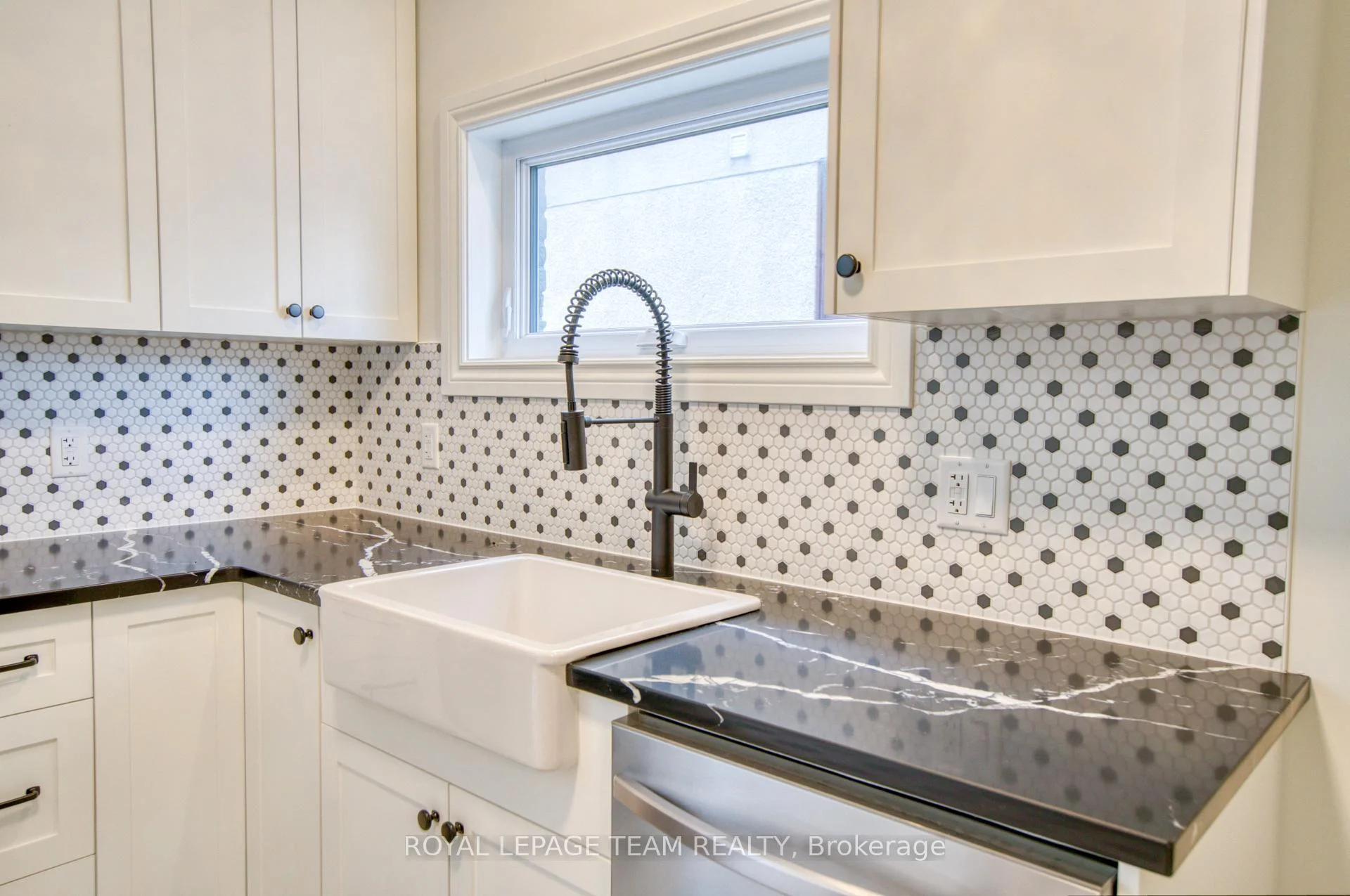 Photo 15 of 238 Bruyere Street, Ottawa, Lower Town/Byward Market — HOMEH