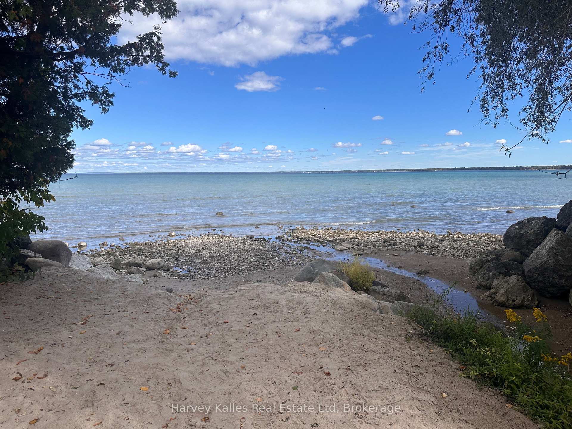 Photo 23 of 61 Constance Blvd. N, Wasaga Beach — HOMEH