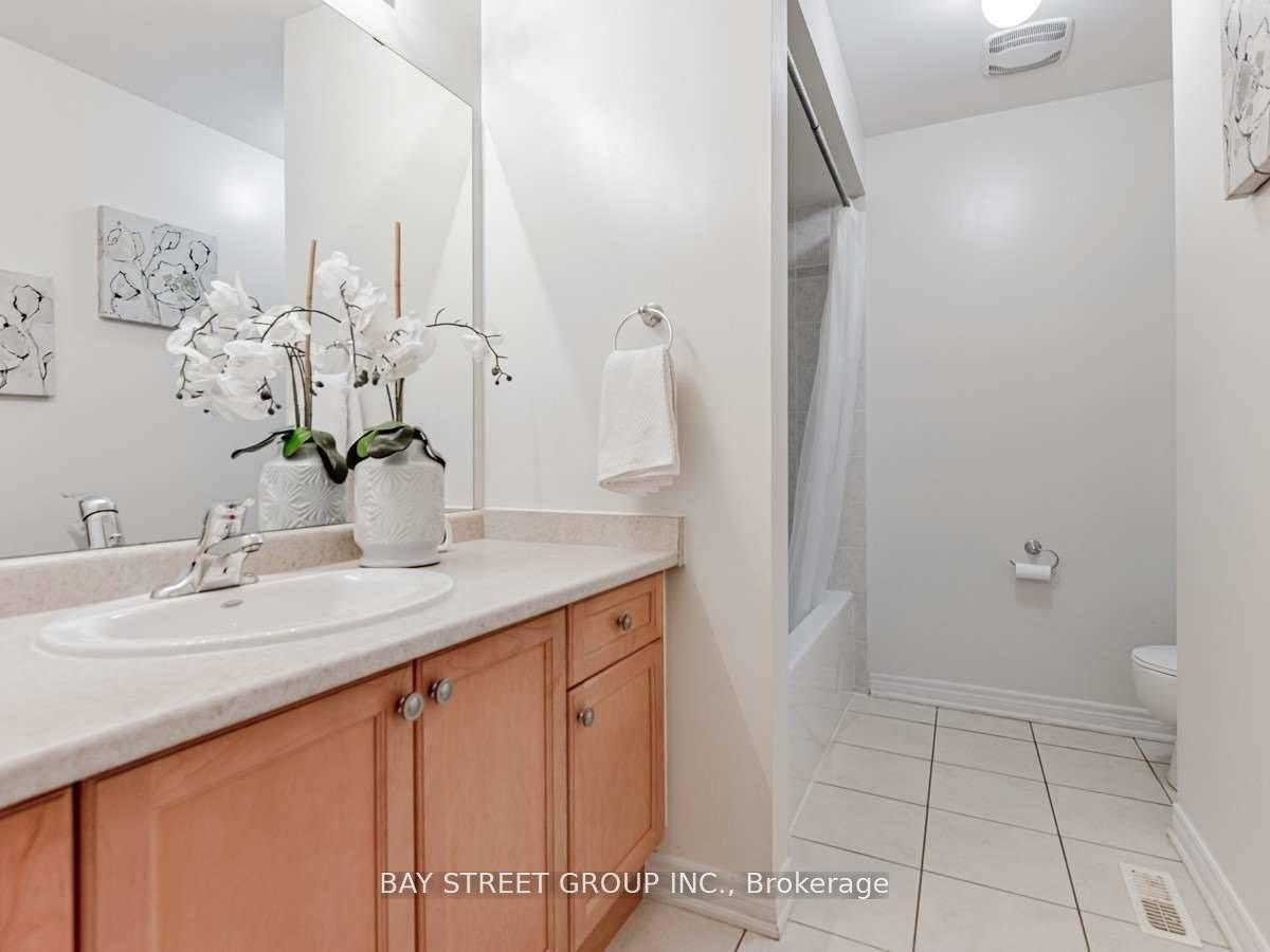Photo 22 of 80 Geddington Crescent, Markham, Box Grove — HOMEH
