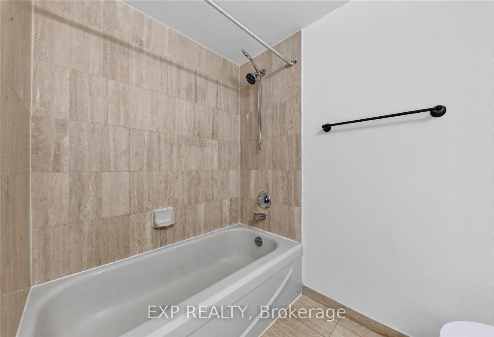Photo 38 of Unit 2204, 7 Concorde Place, North York, Banbury-Don Mills — HOMEH
