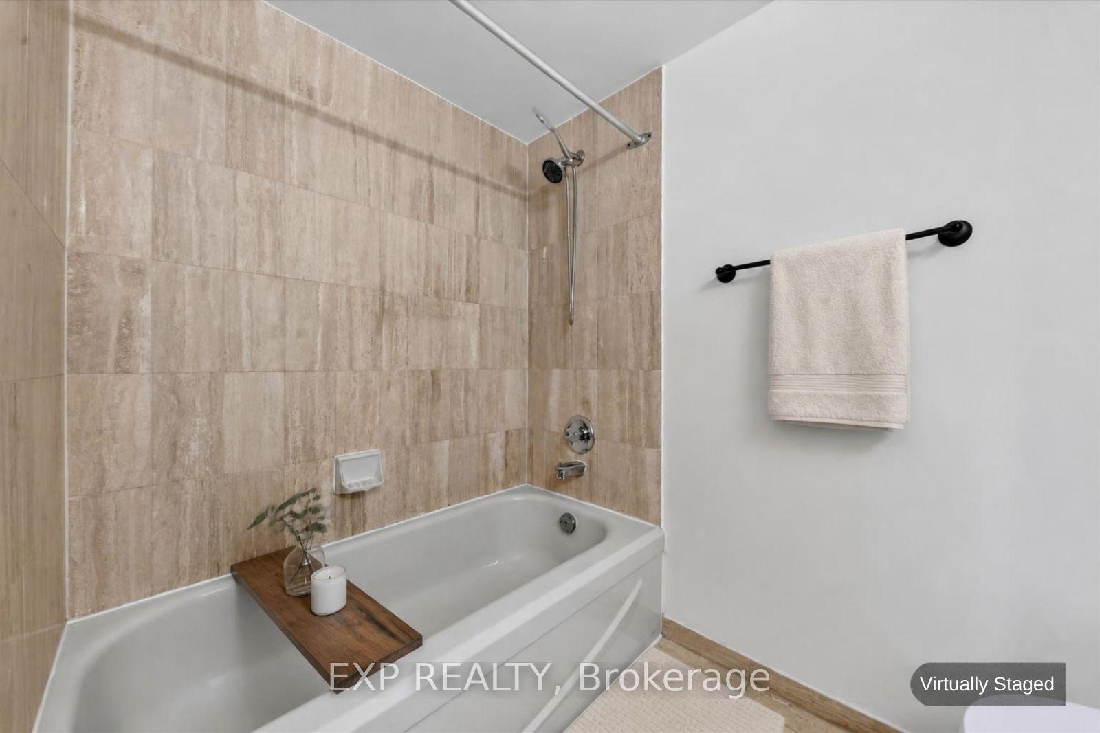 Photo 39 of Unit 2204, 7 Concorde Place, North York, Banbury-Don Mills — HOMEH