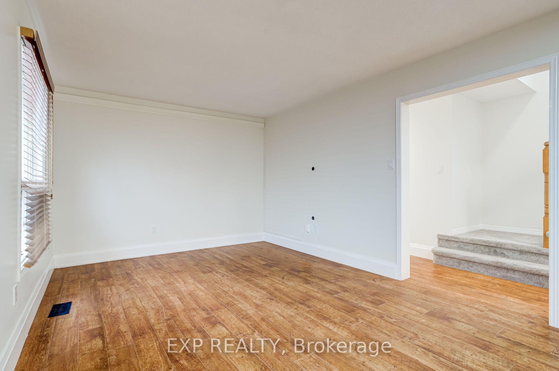 Photo 8 of 2993 Gulfstream Way, Mississauga, Meadowvale — HOMEH