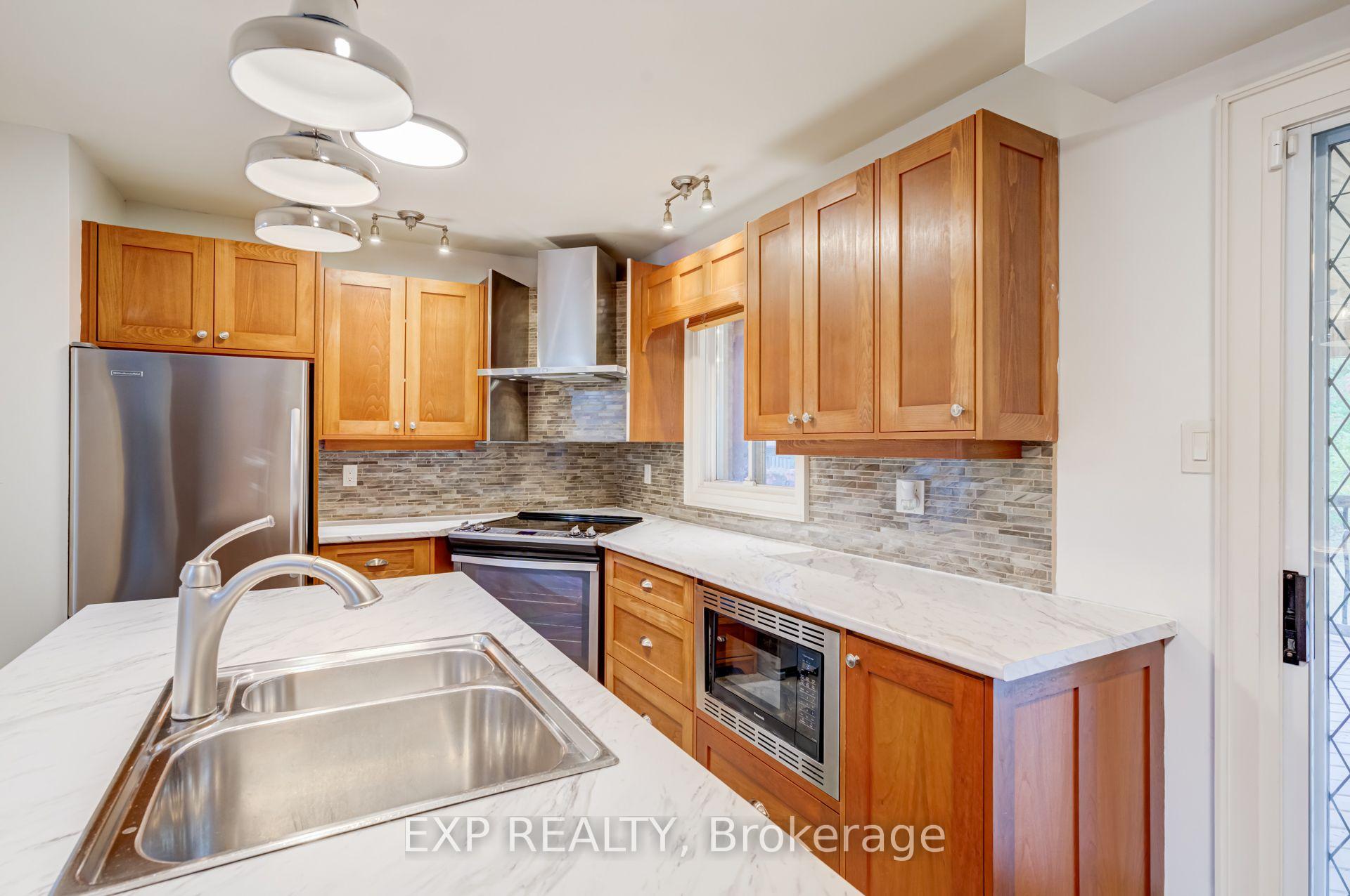 Photo 13 of 2993 Gulfstream Way, Mississauga, Meadowvale — HOMEH