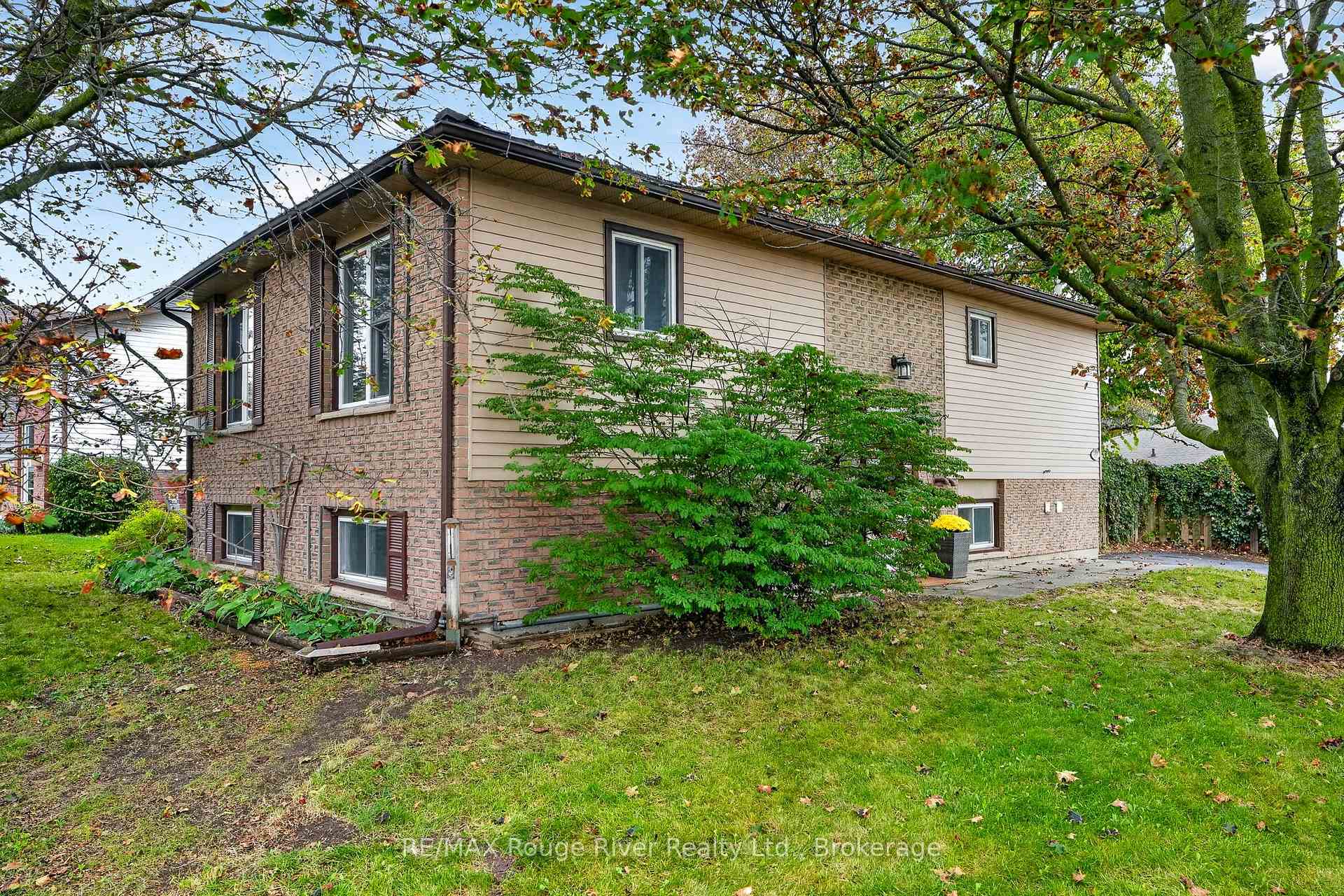 Photo 1 of 830 Ewing Court, Cobourg — HOMEH