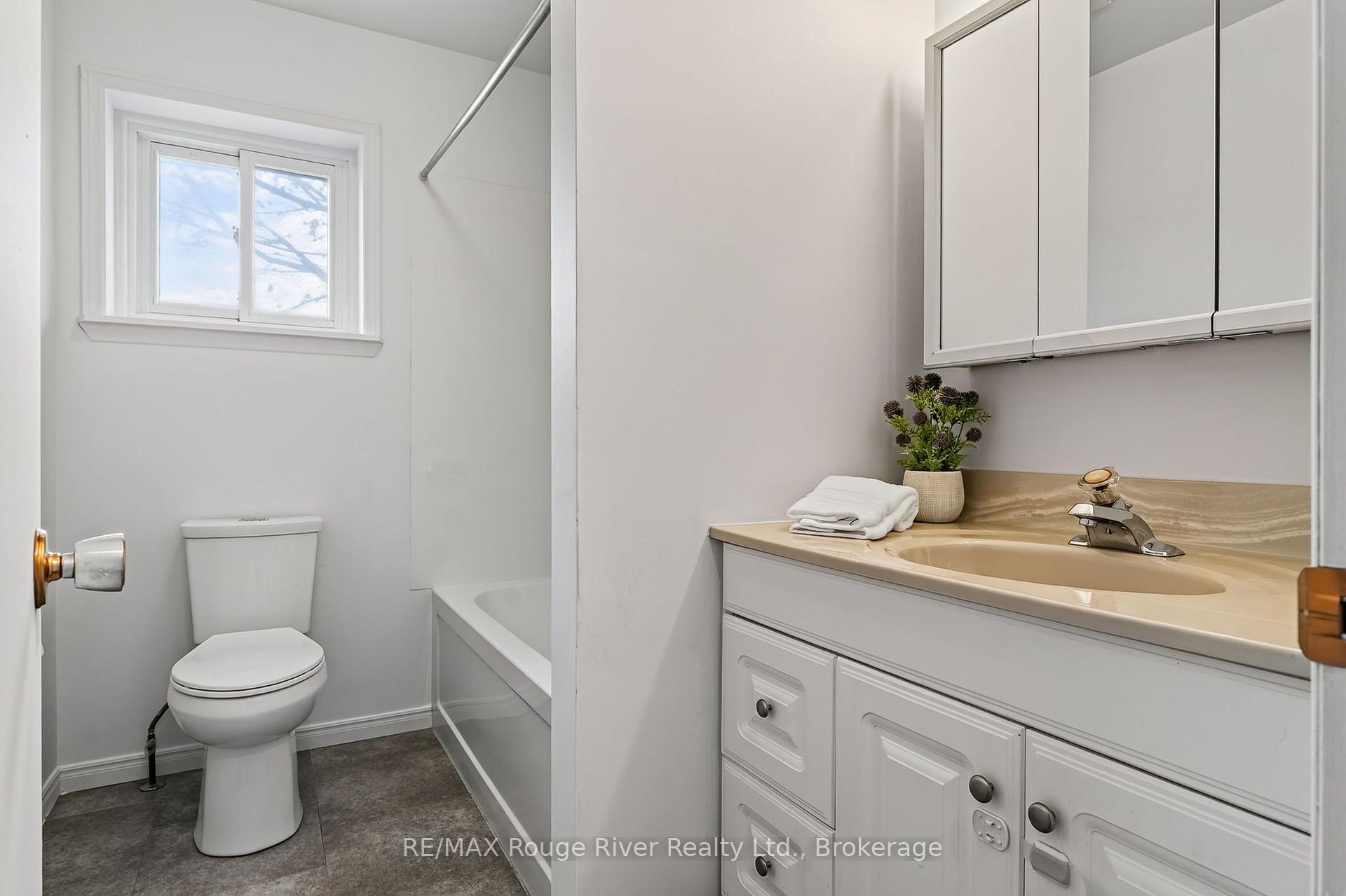 Photo 22 of 830 Ewing Court, Cobourg — HOMEH
