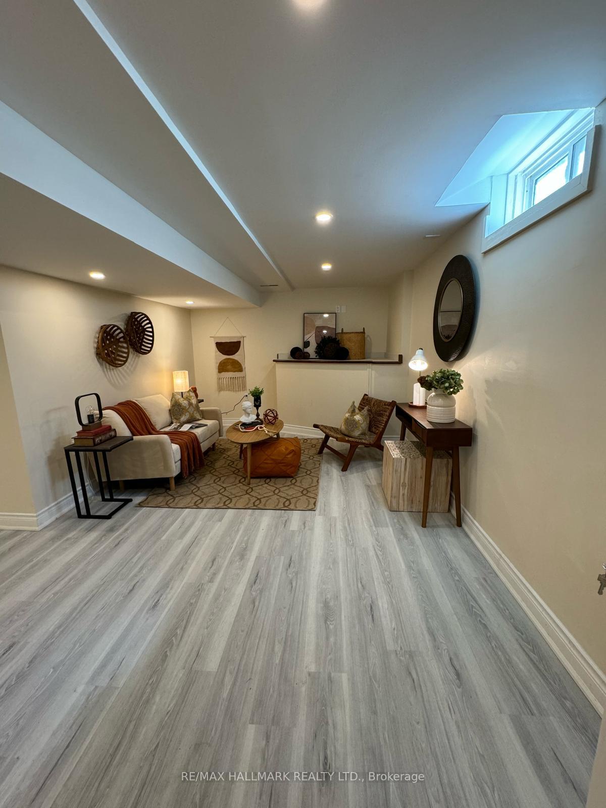 Photo of Unit Room 2, 248 Crossland Gate