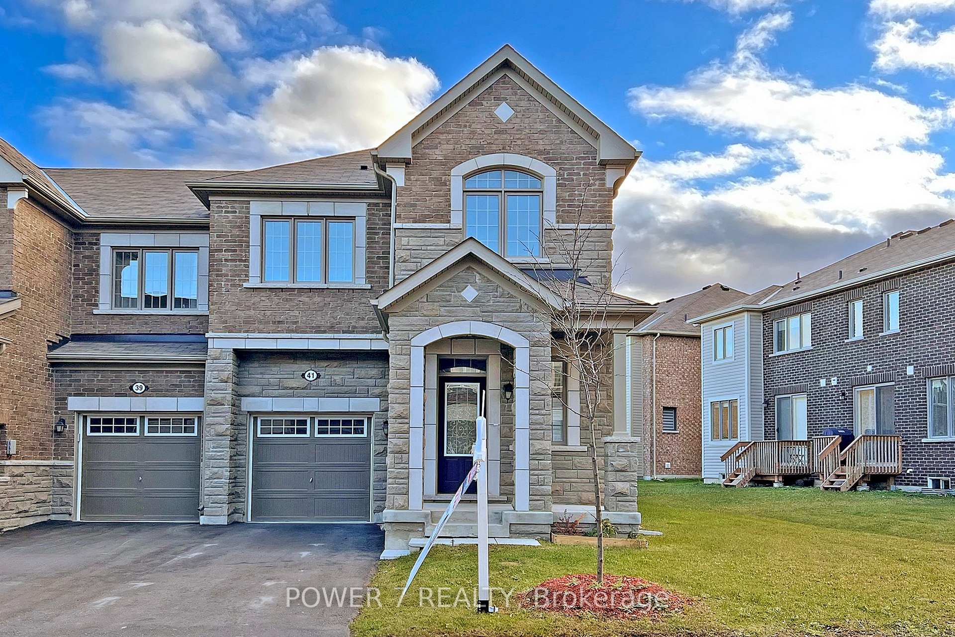 Photo 1 of 41 Ness Drive, Richmond Hill, Rural Richmond Hill — HOMEH