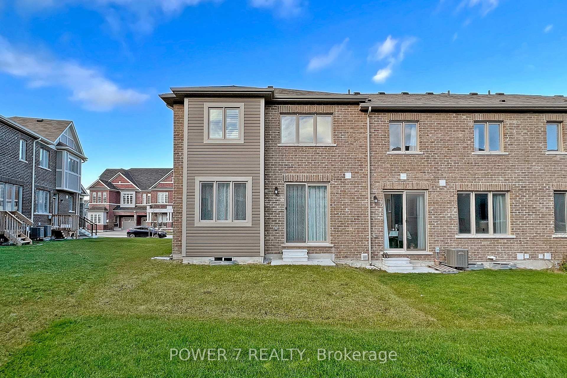 Photo 22 of 41 Ness Drive, Richmond Hill, Rural Richmond Hill — HOMEH