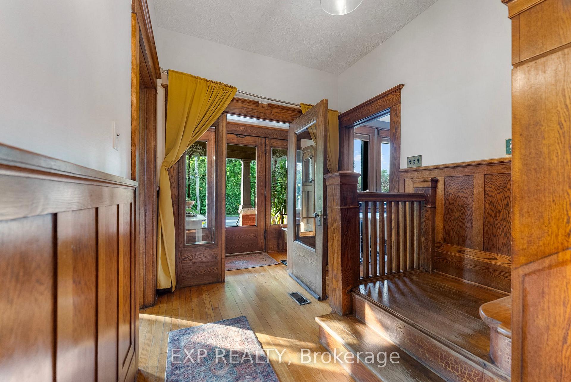 Photo 5 of 48 Hall Avenue E, Renfrew, Renfrew — HOMEH