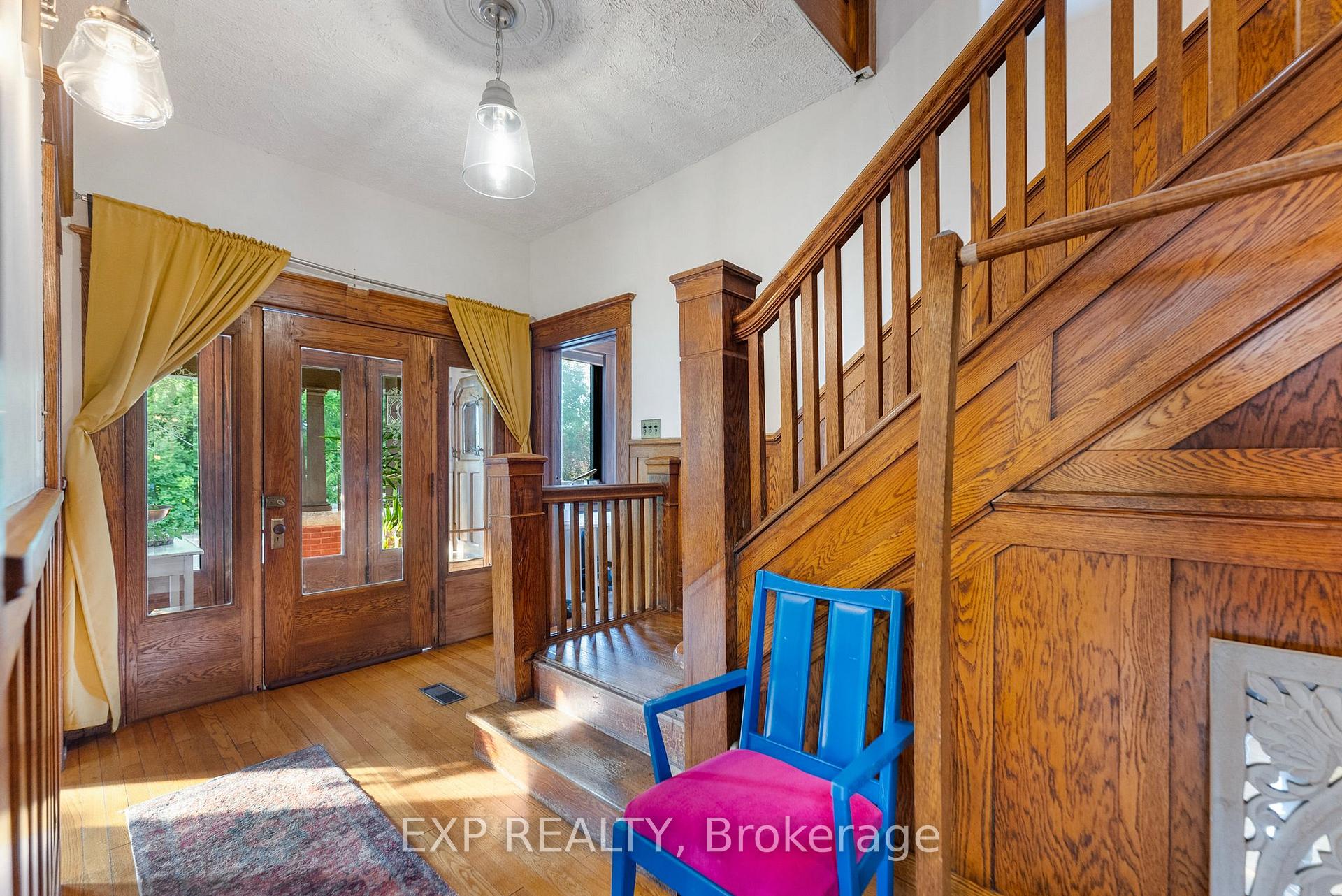 Photo 6 of 48 Hall Avenue E, Renfrew, Renfrew — HOMEH