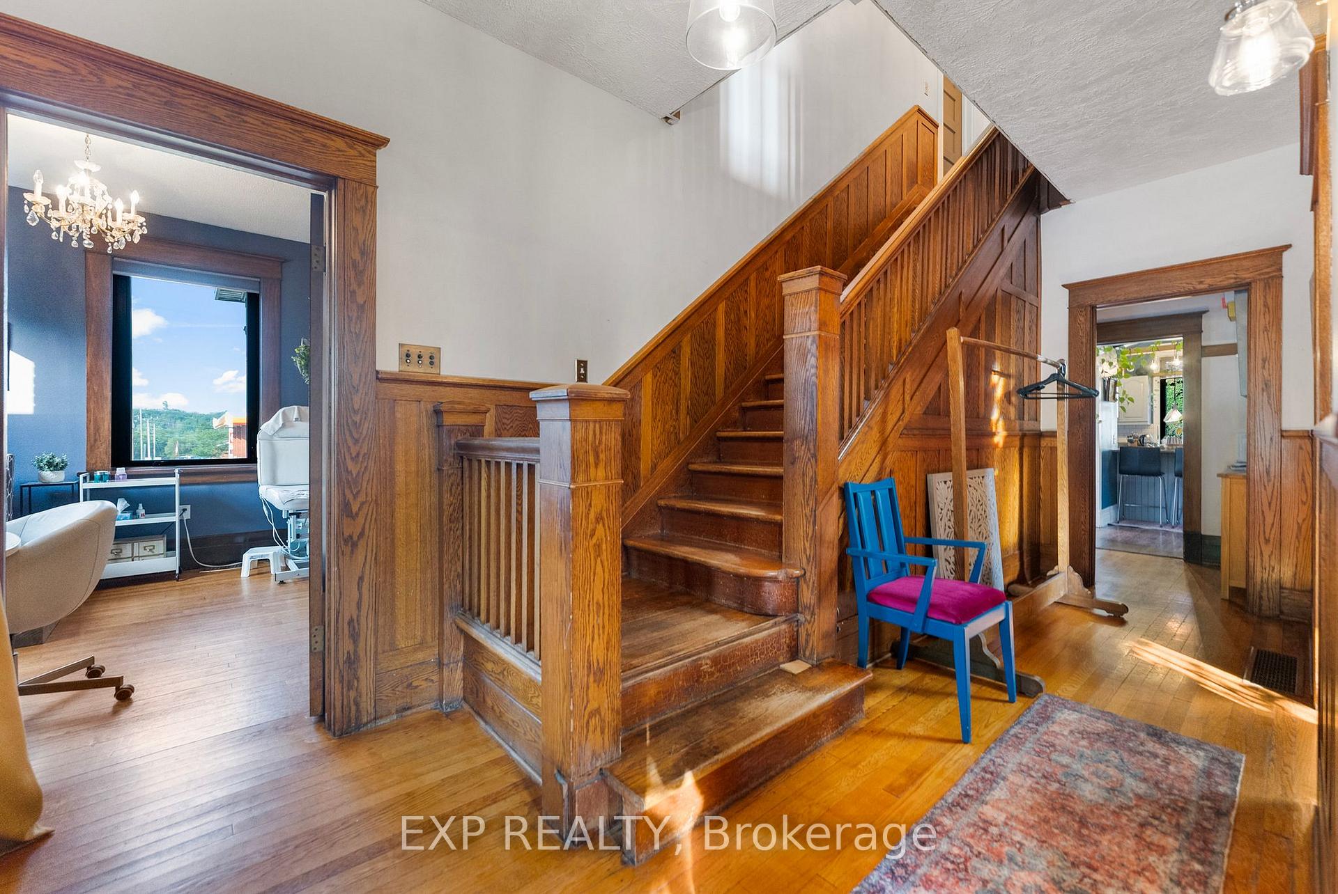 Photo 8 of 48 Hall Avenue E, Renfrew, Renfrew — HOMEH